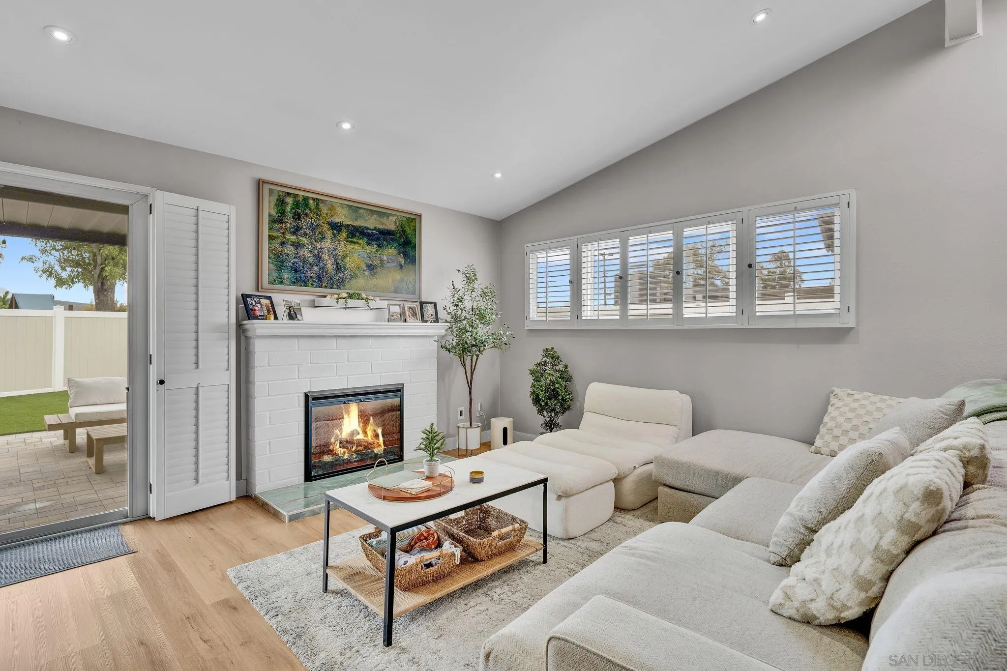 https://cdn.realtyfeed.com/cdn/127/260010901/89b2cfb5aad108e71cf79e2bf761ea67.webp