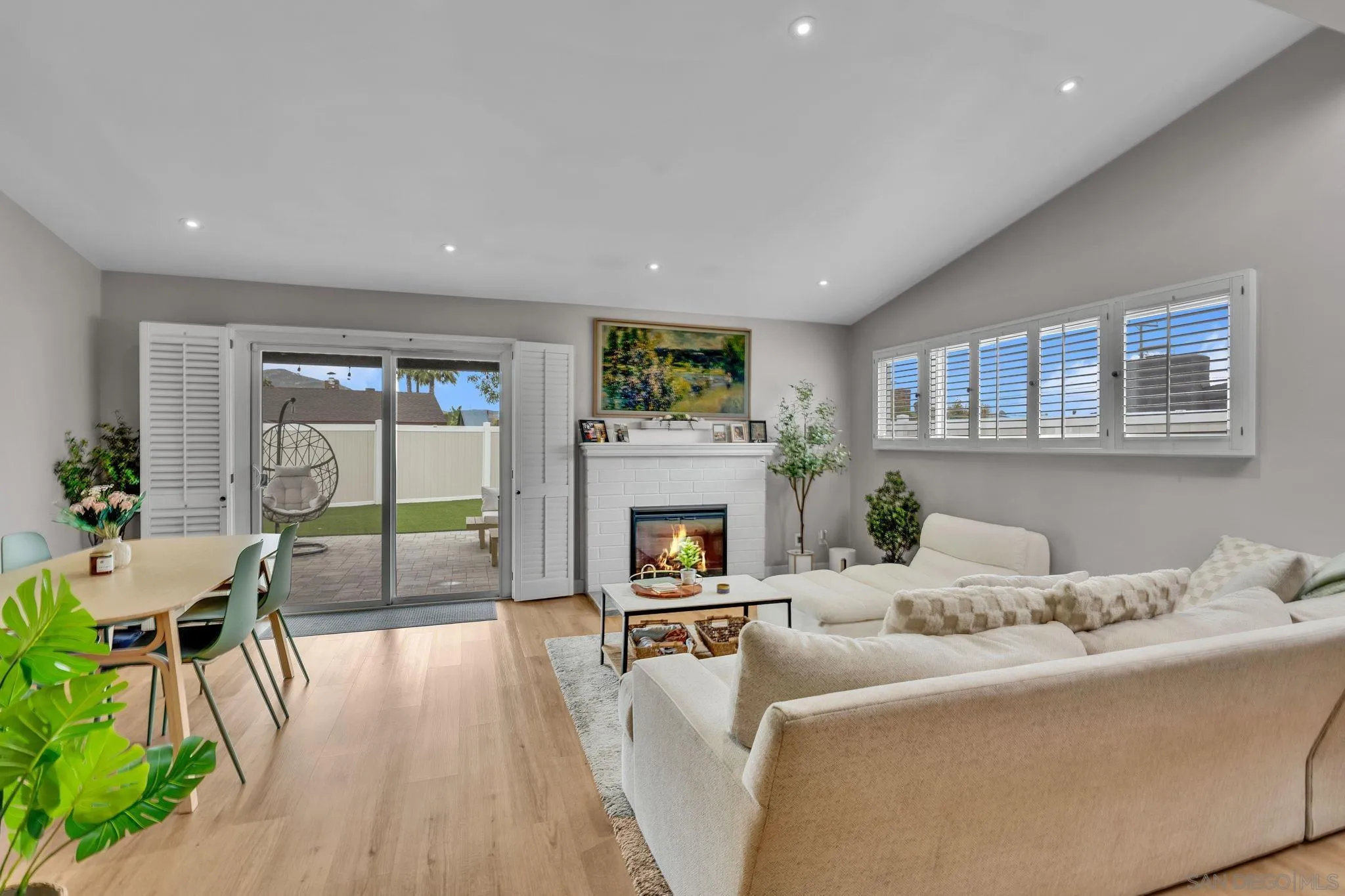 https://cdn.realtyfeed.com/cdn/127/260010901/e0e05716ce2896de176667d84205146d.webp