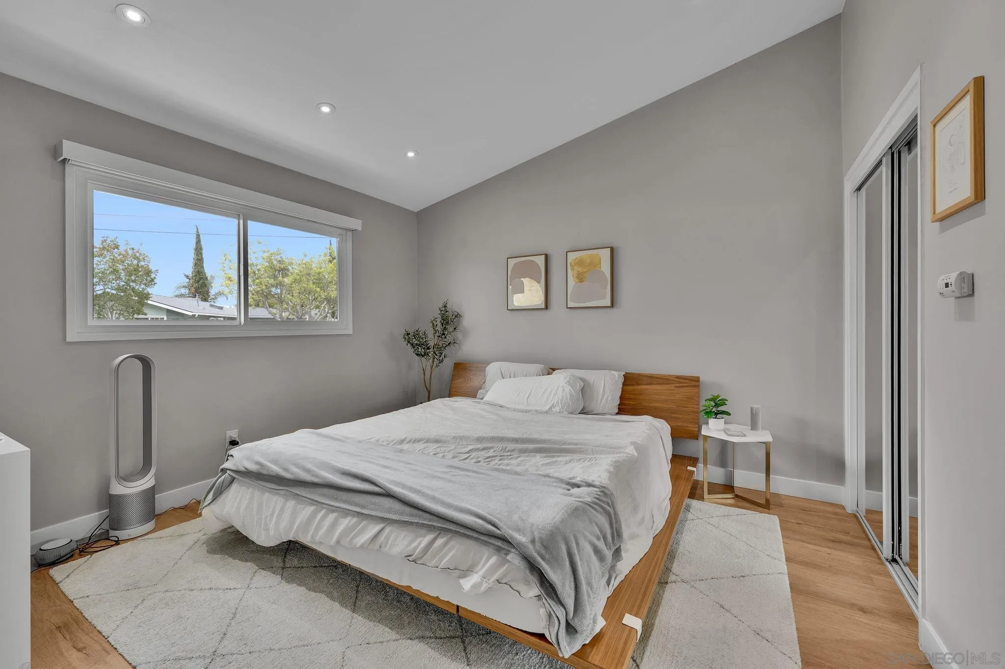 https://cdn.realtyfeed.com/cdn/127/260010901/f76d0ebad97c8266c3e7afd93479ff6a.webp