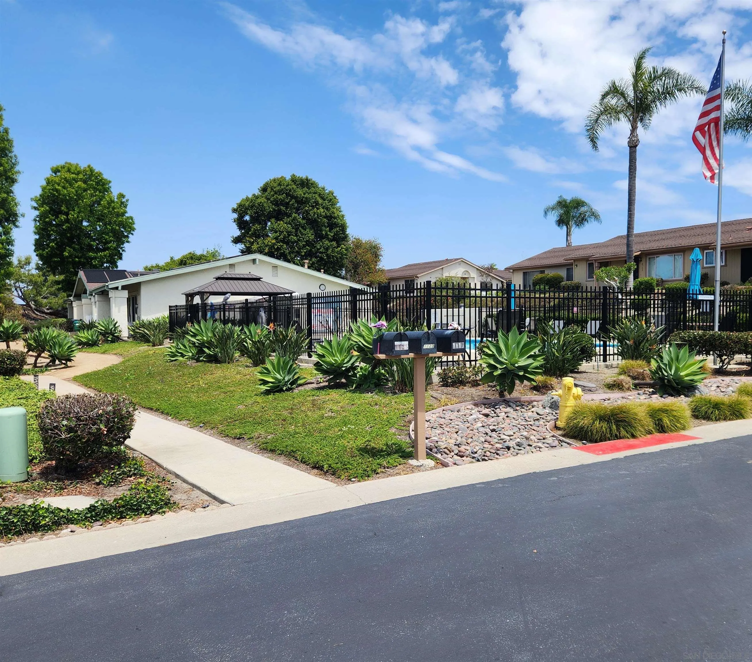 https://cdn.realtyfeed.com/cdn/127/260010902/e855ef0618ebc00573dbd95aa9565956.webp