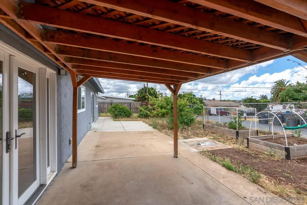 https://cdn.realtyfeed.com/cdn/127/260010903/51ea587077a67d73cc9a7ee241cb63f3.webp