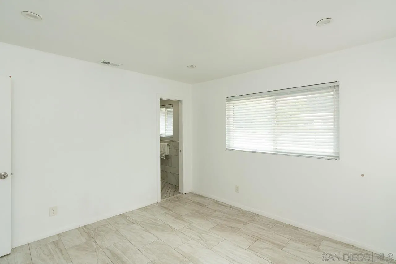https://cdn.realtyfeed.com/cdn/127/260010903/5509ca05a87bf135da5bcd6f13c4c5c2.webp