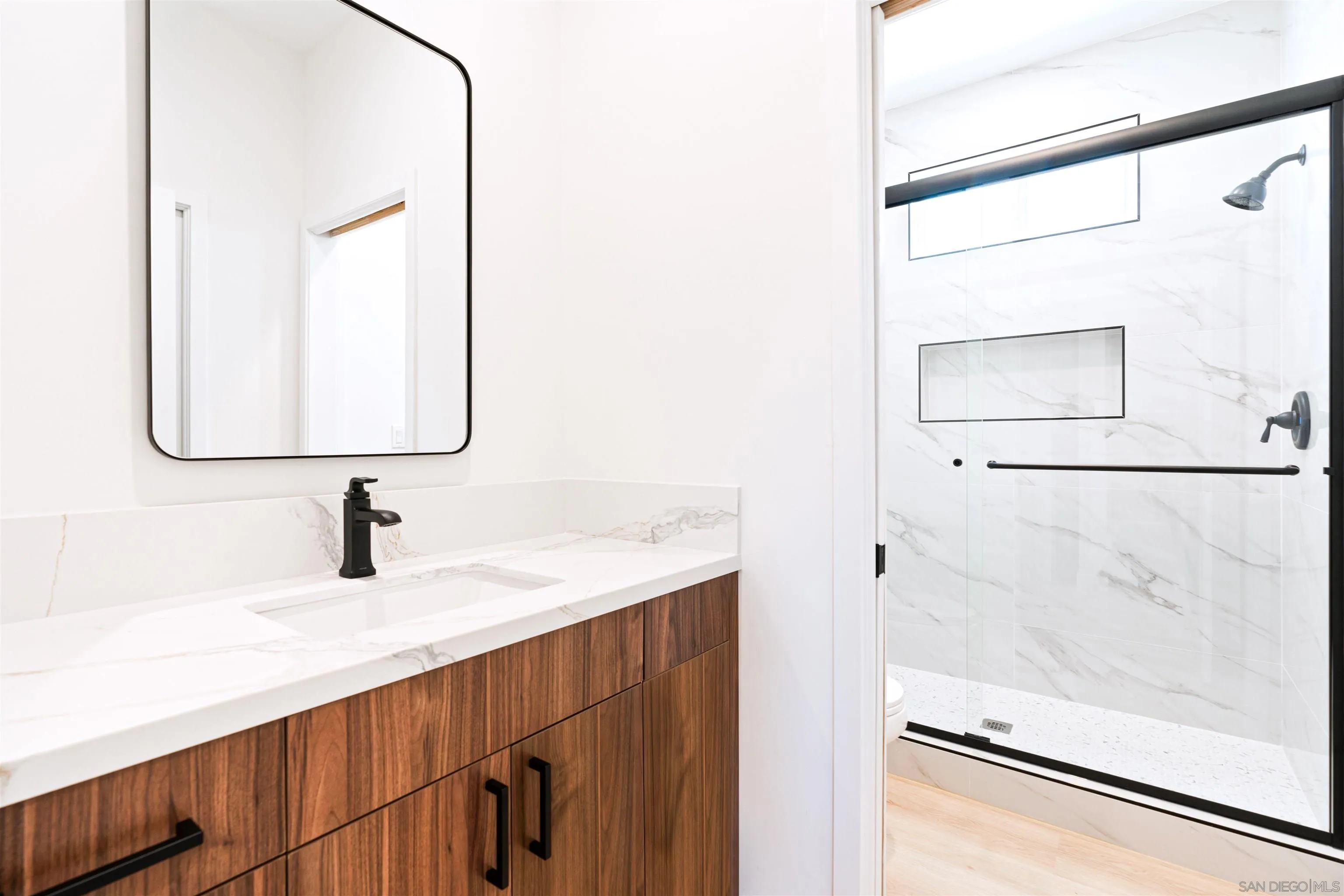 https://cdn.realtyfeed.com/cdn/127/260010907/d3595d53f62fa192019775714dce00bd.webp