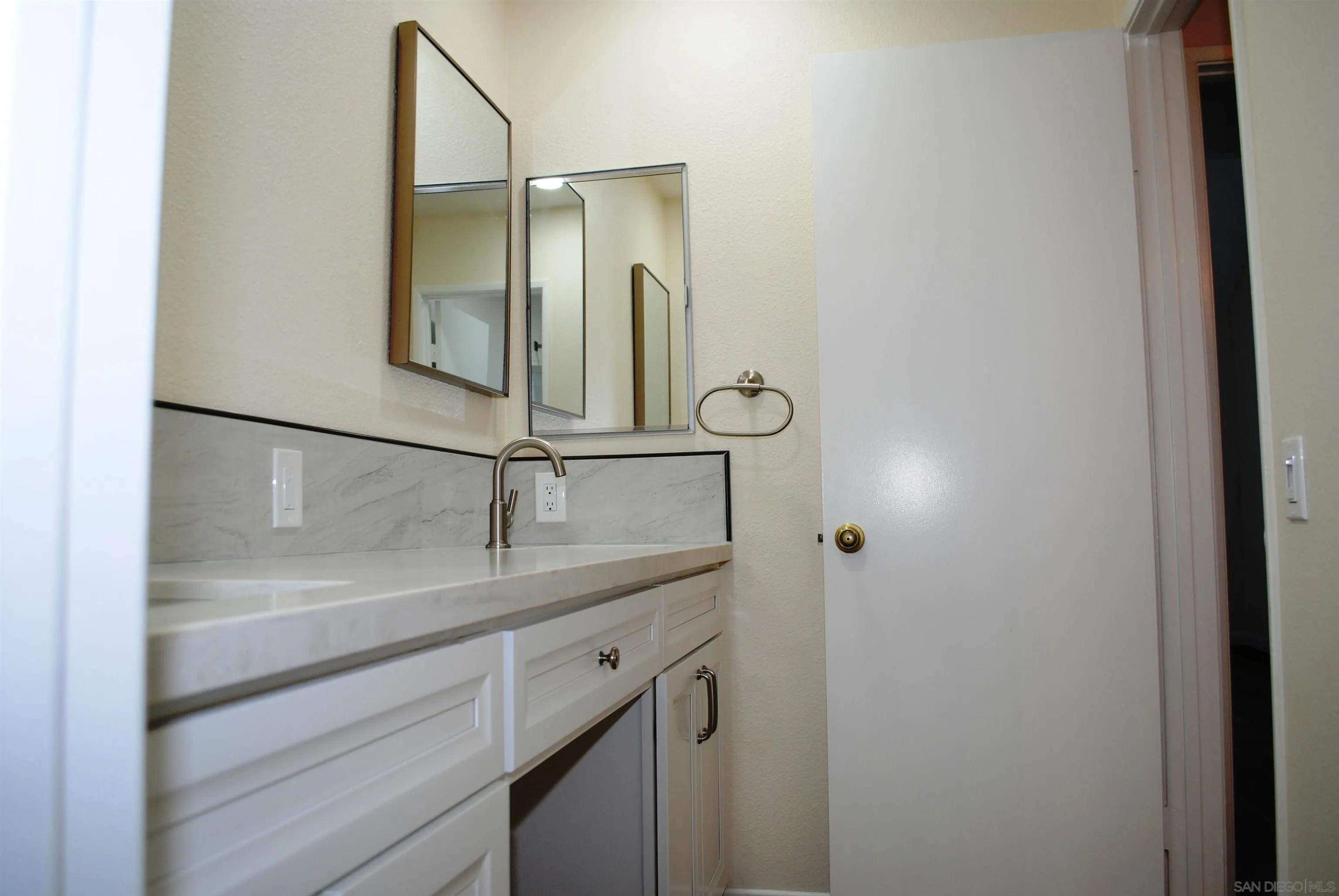 Photo #25: 260010909 Listing: Photo #25