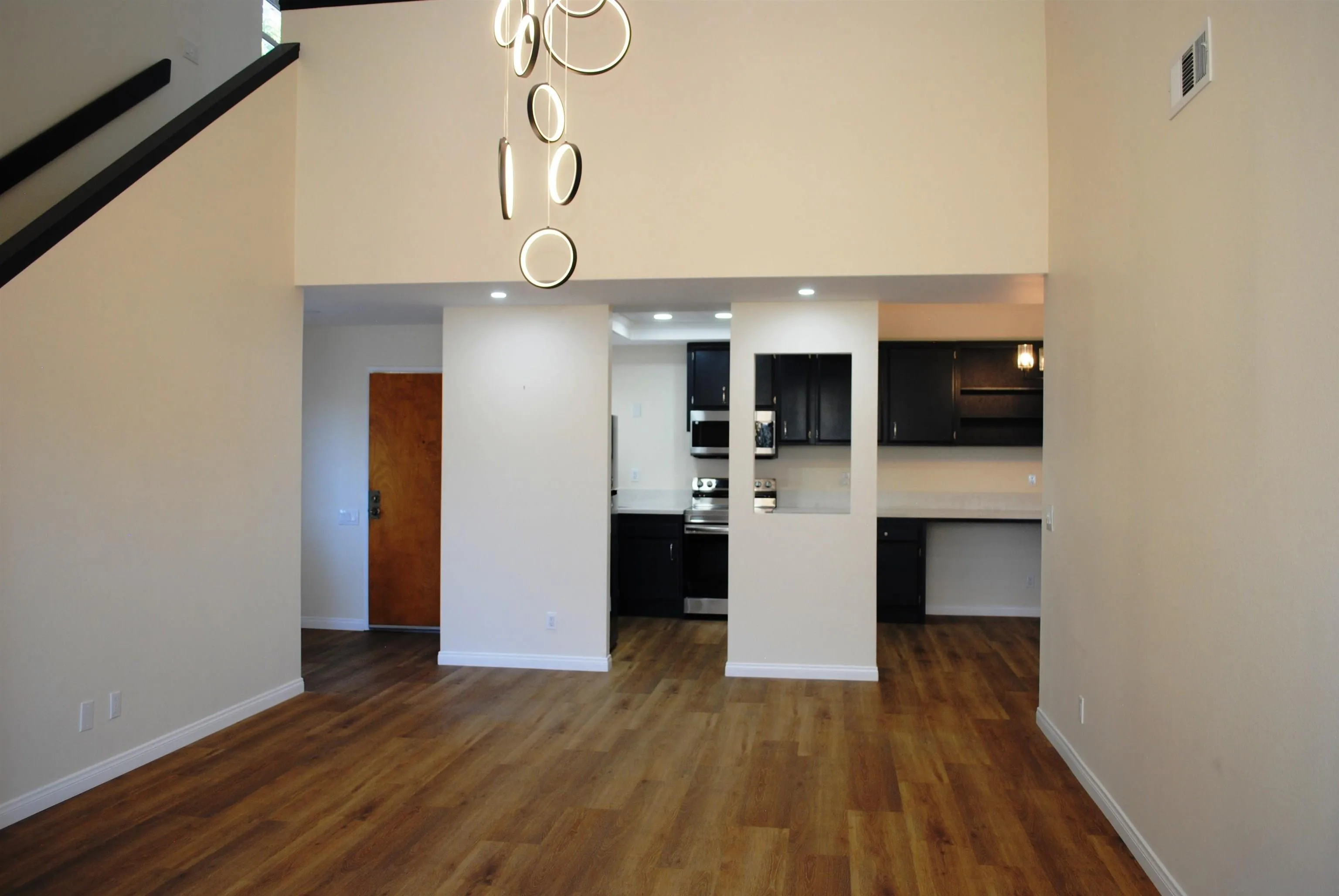 Photo #5: 260010909 Listing: Photo #5