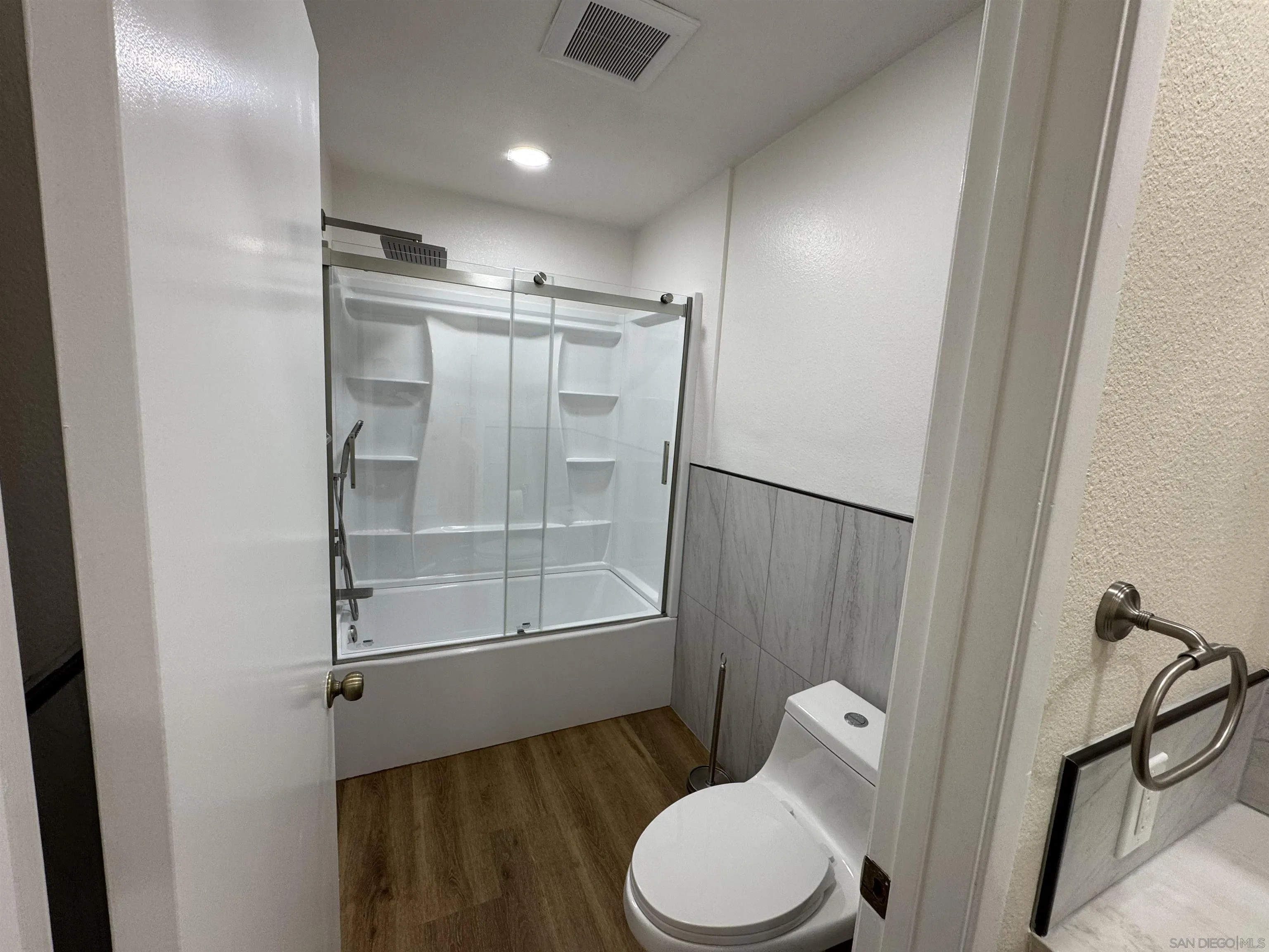Photo #22: 260010909 Listing: Photo #22