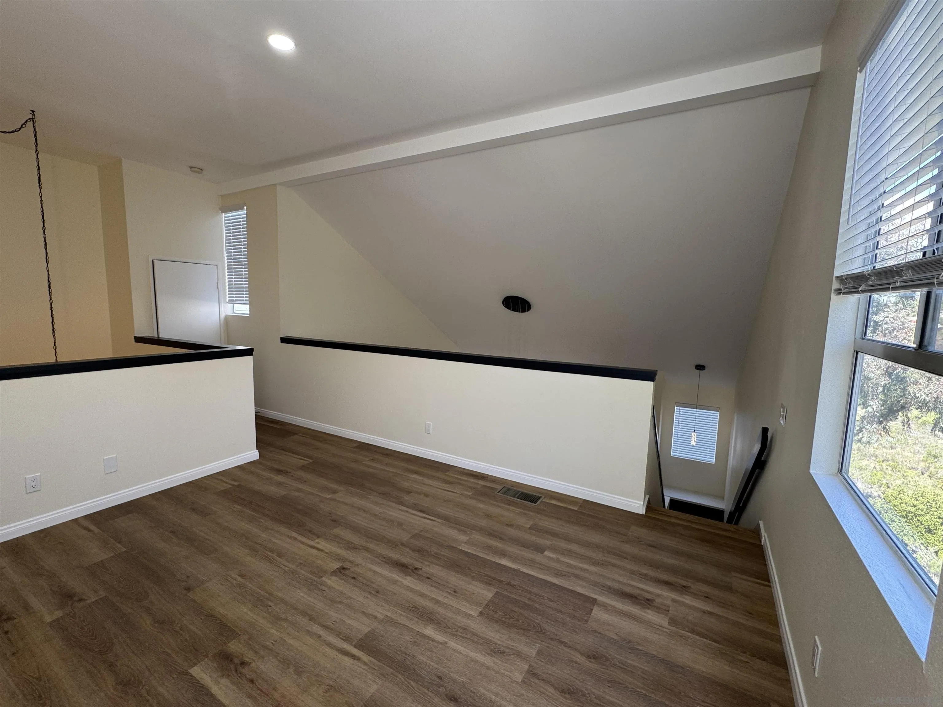 Photo #12: 260010909 Listing: Photo #12