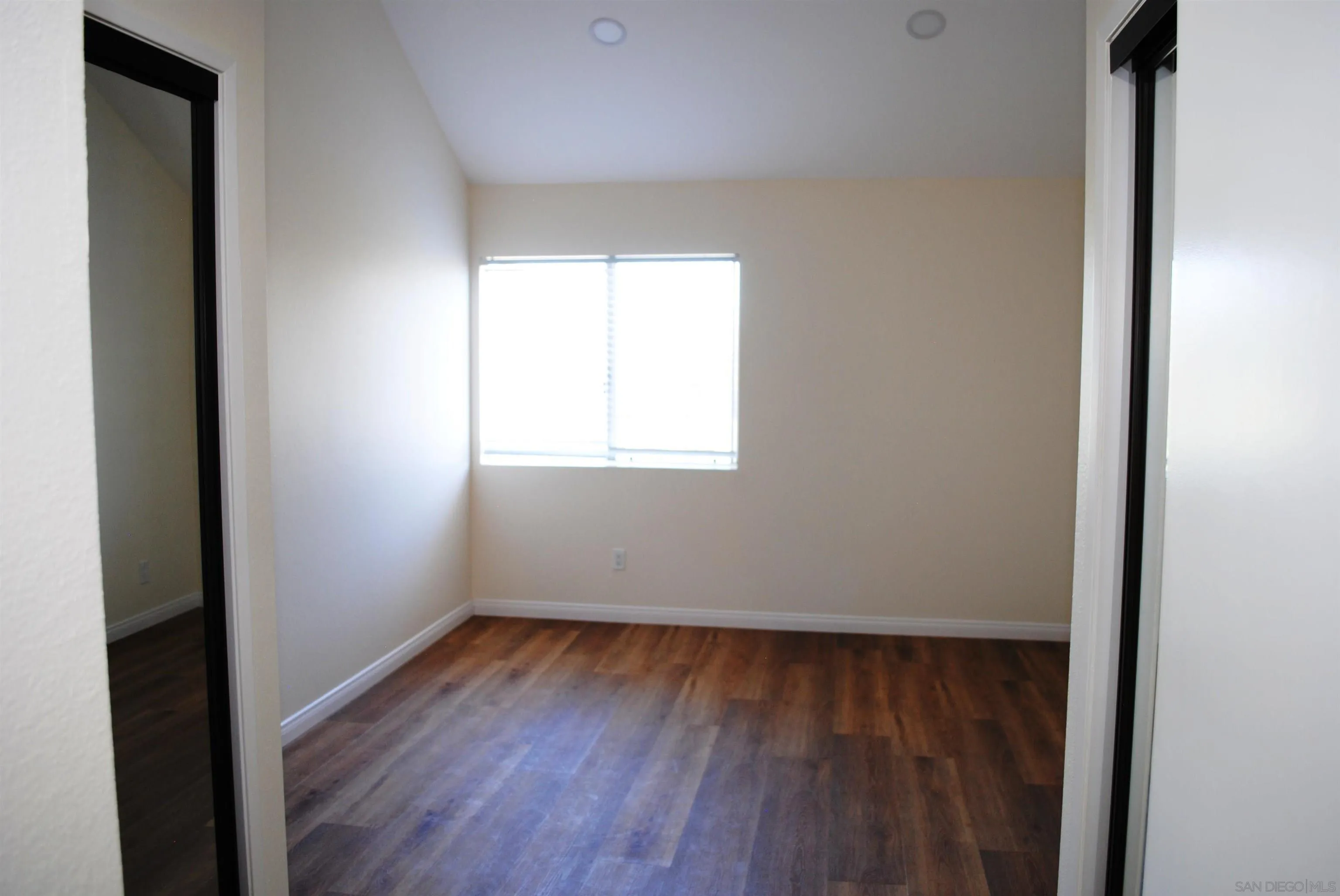 Photo #14: 260010909 Listing: Photo #14