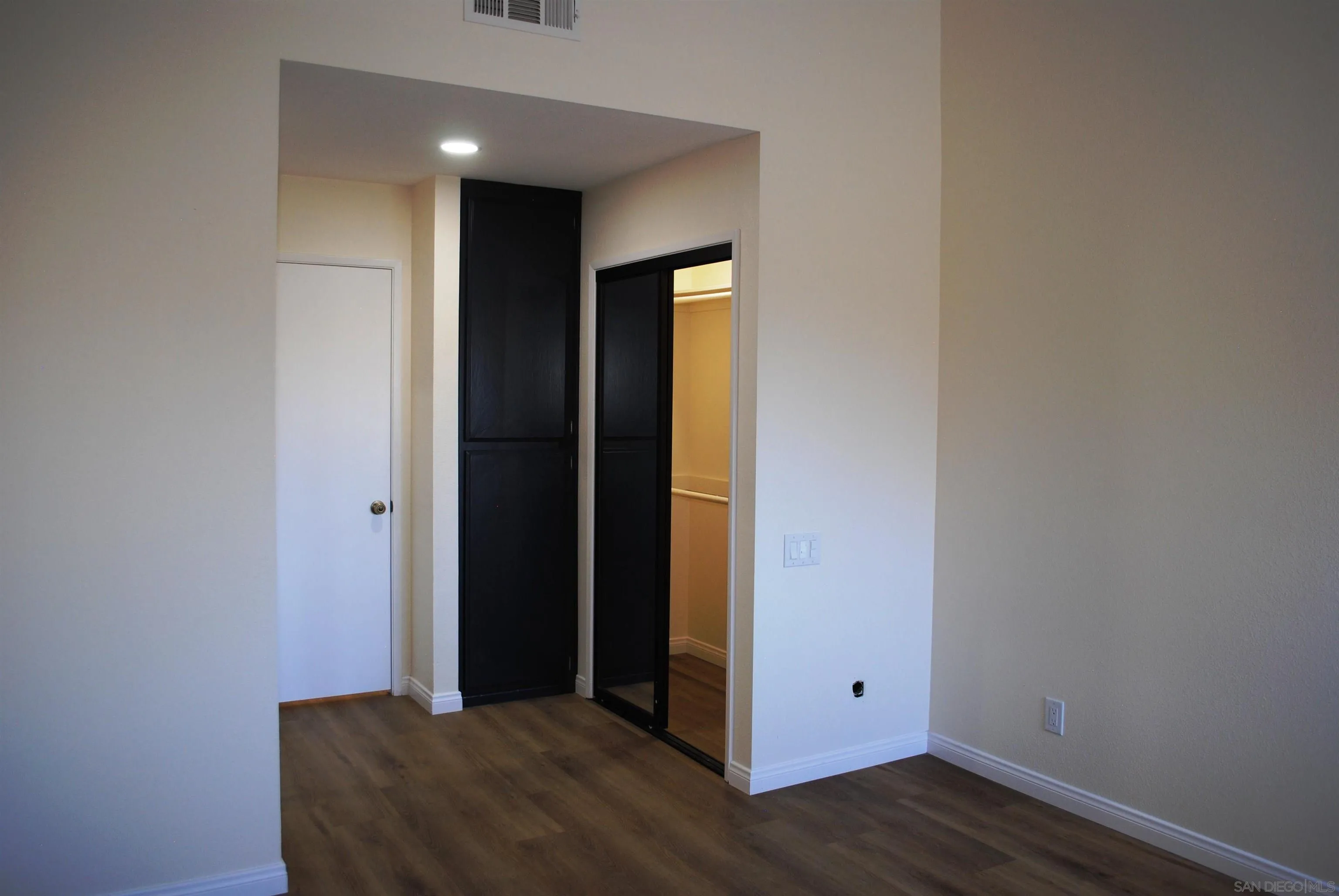 Photo #15: 260010909 Listing: Photo #15