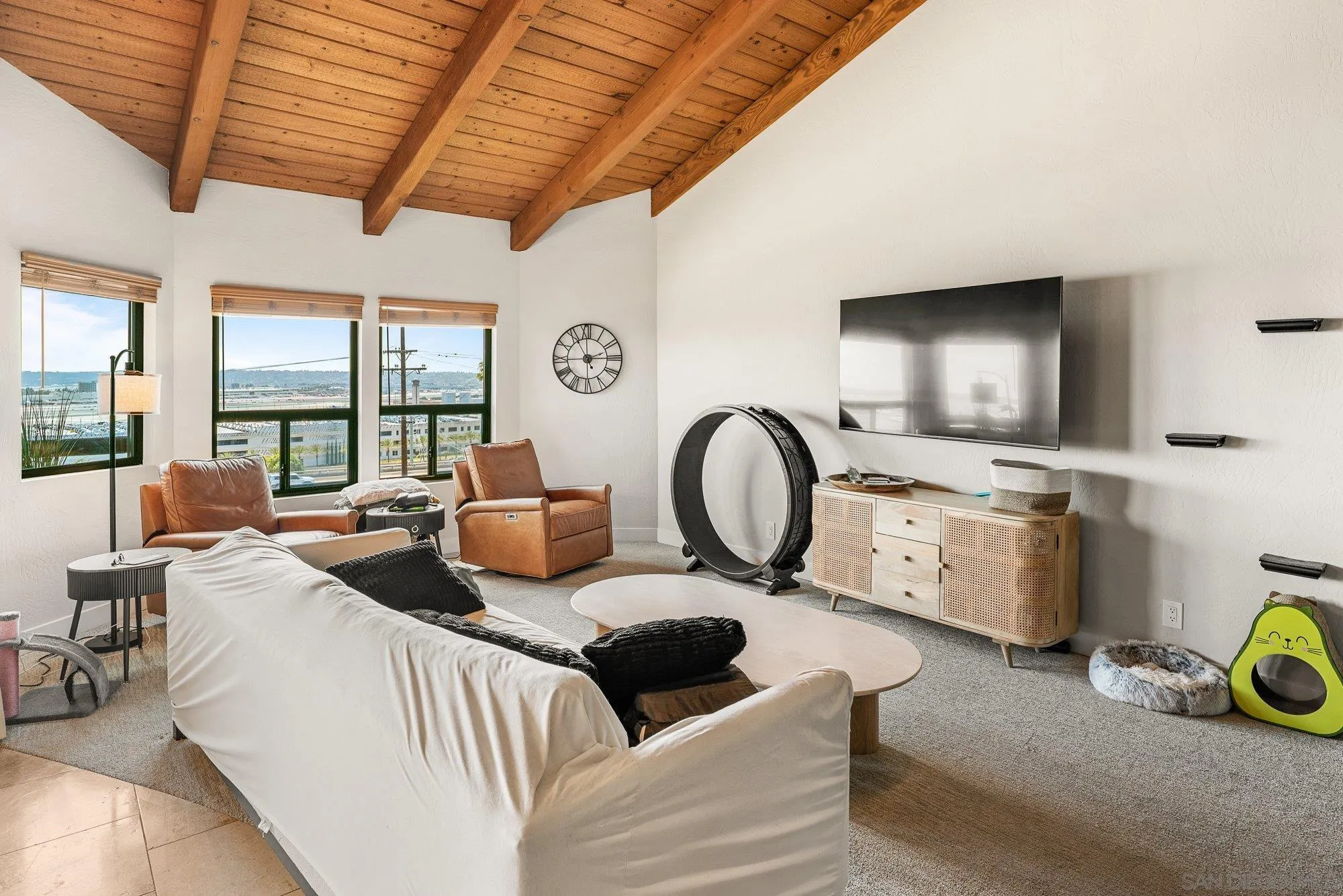 https://cdn.realtyfeed.com/cdn/127/260010910/023067240ee213480ac7beb235505c8d.webp