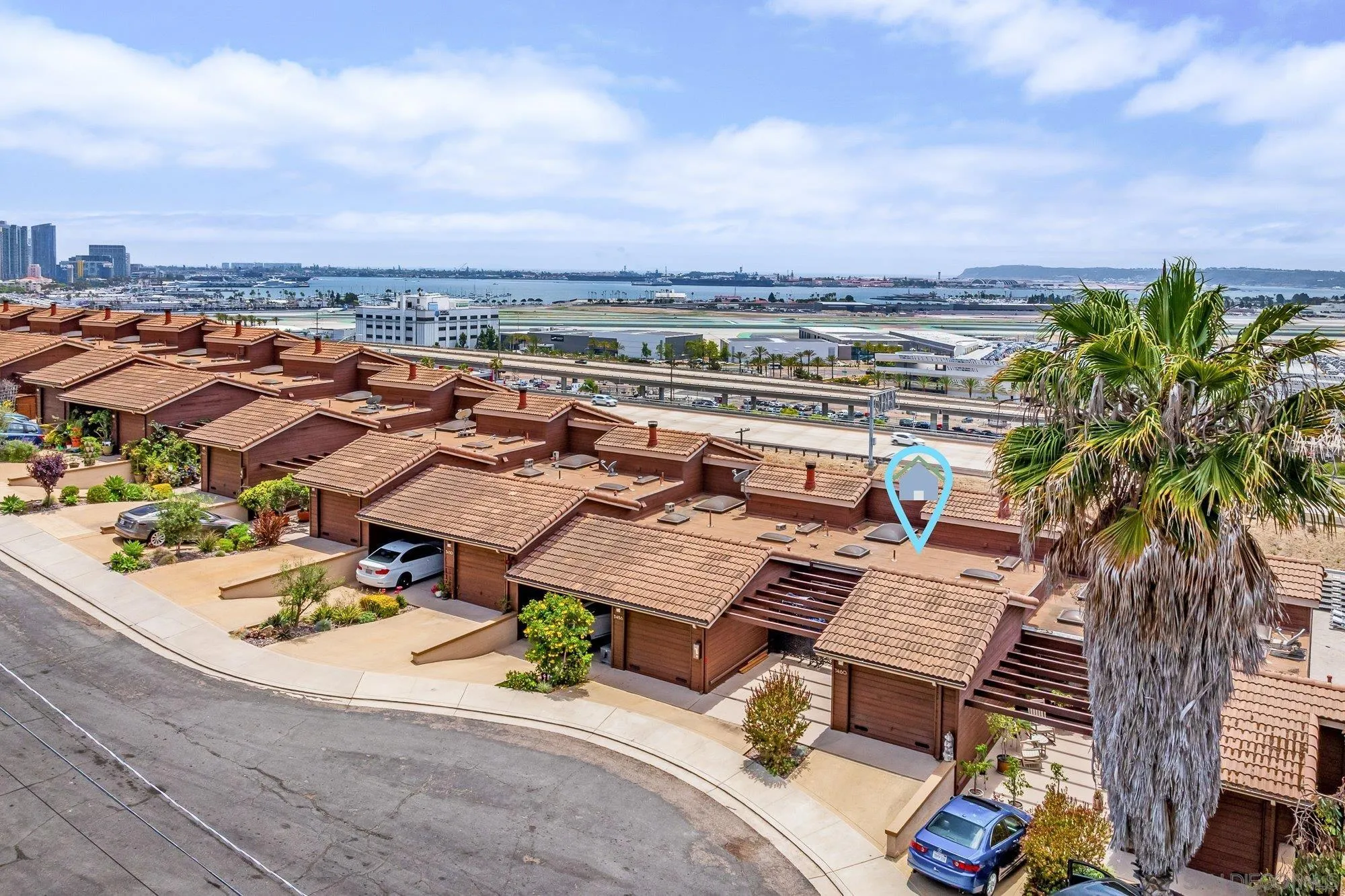 https://cdn.realtyfeed.com/cdn/127/260010910/657d764e884e5ca3c1c740c5e6dfa1a4.webp