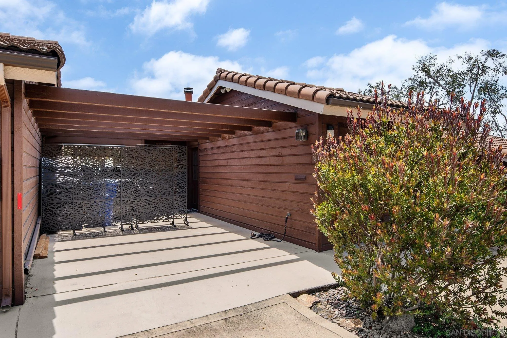 https://cdn.realtyfeed.com/cdn/127/260010910/ee3a60c57553e070e5072c3e8e3c8f80.webp