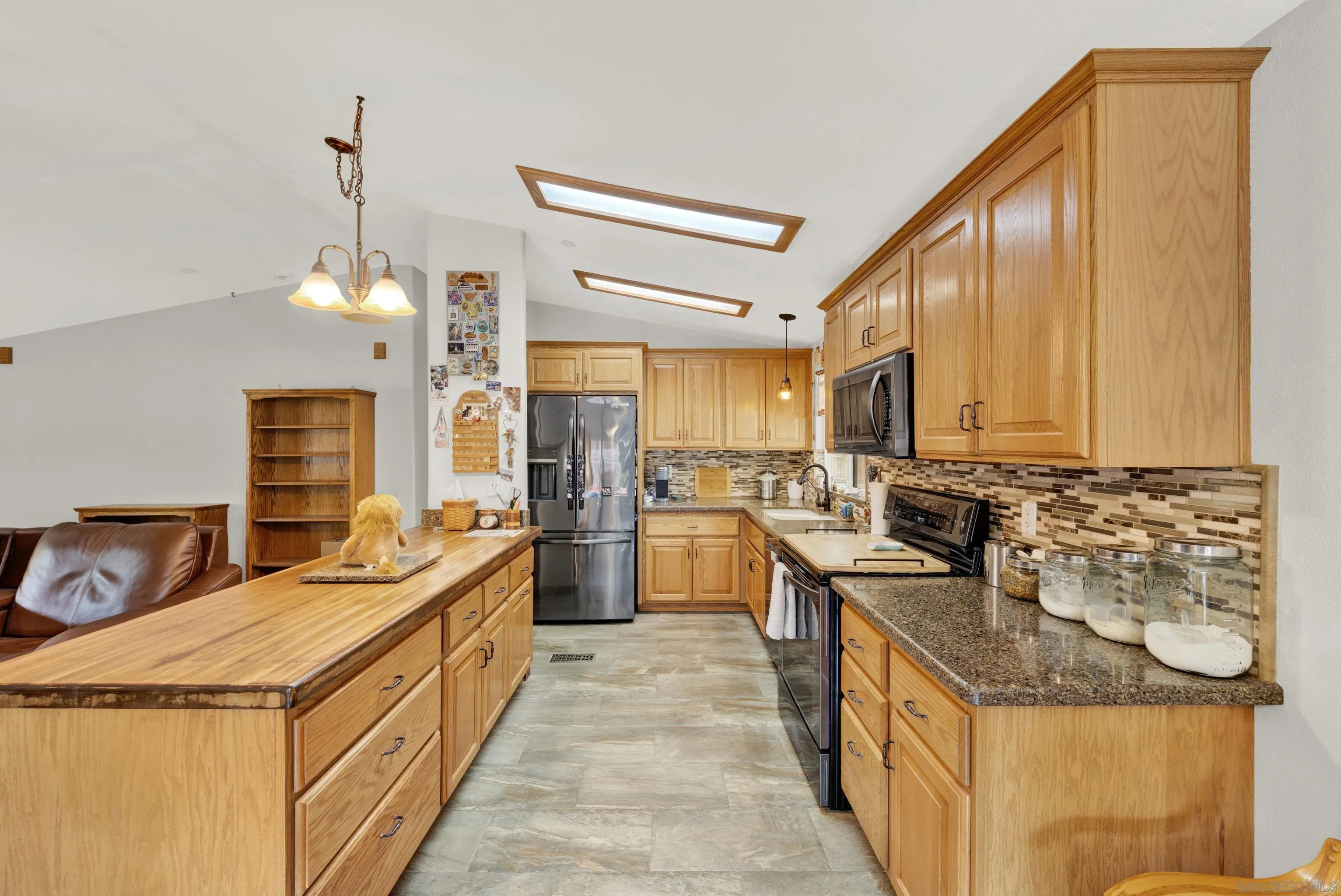 https://cdn.realtyfeed.com/cdn/127/260010911/415d674b4e20b2325582f99d4c52ceb3.webp