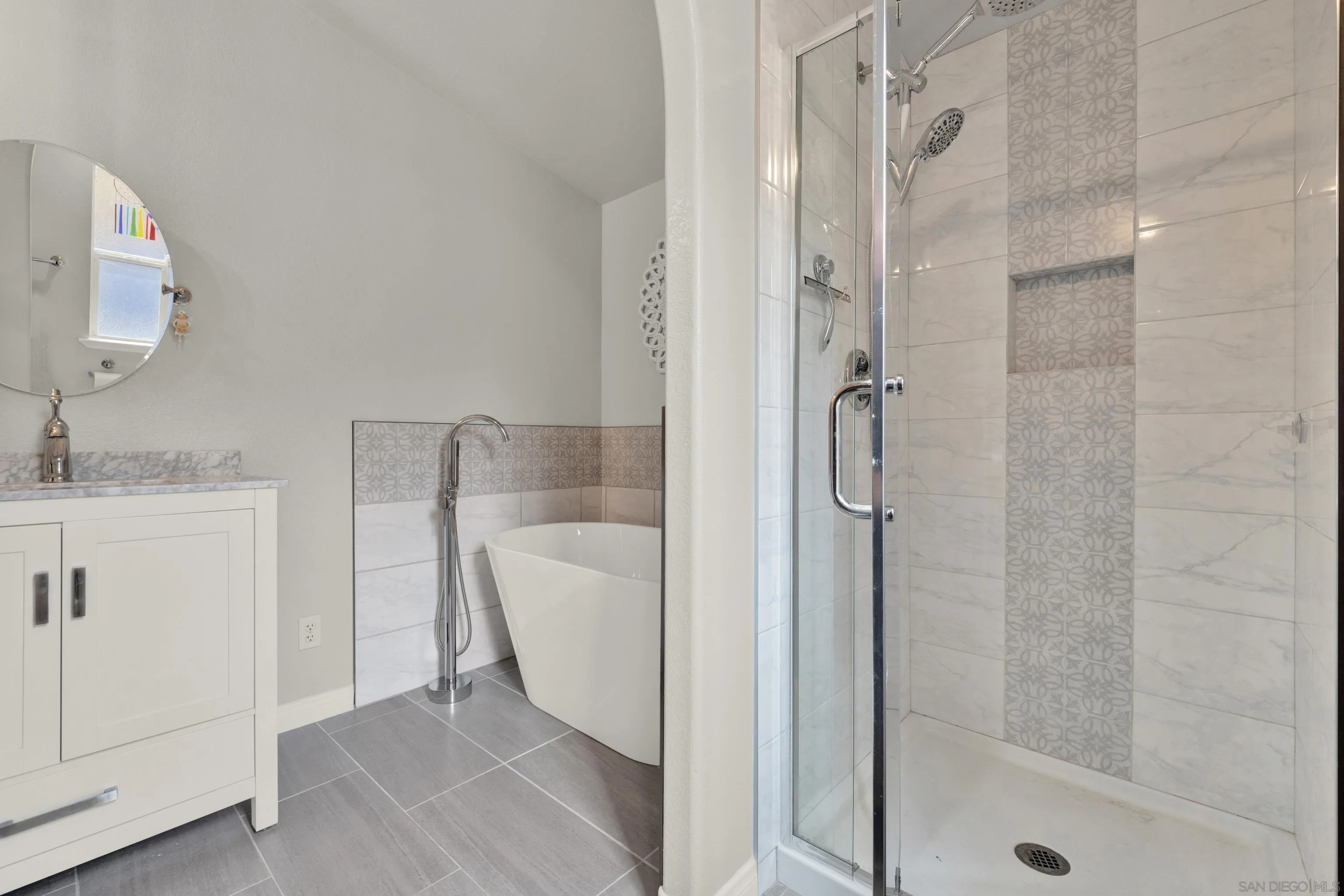 https://cdn.realtyfeed.com/cdn/127/260010911/f617710c80a25da60bda2821e04e4604.webp