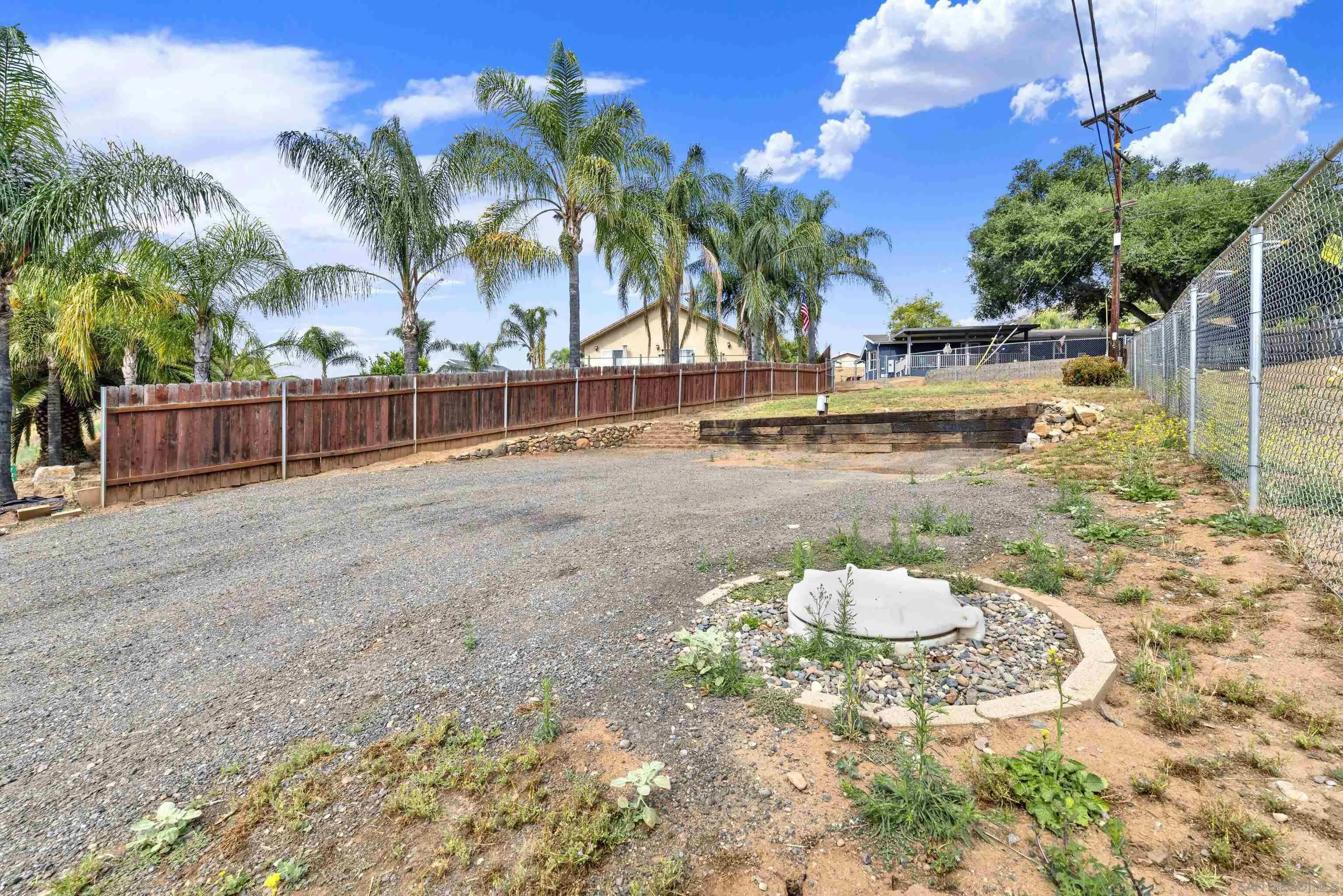 https://cdn.realtyfeed.com/cdn/127/260010911/fccf7dcdc2bd0dec678d7836a8f7368f.webp