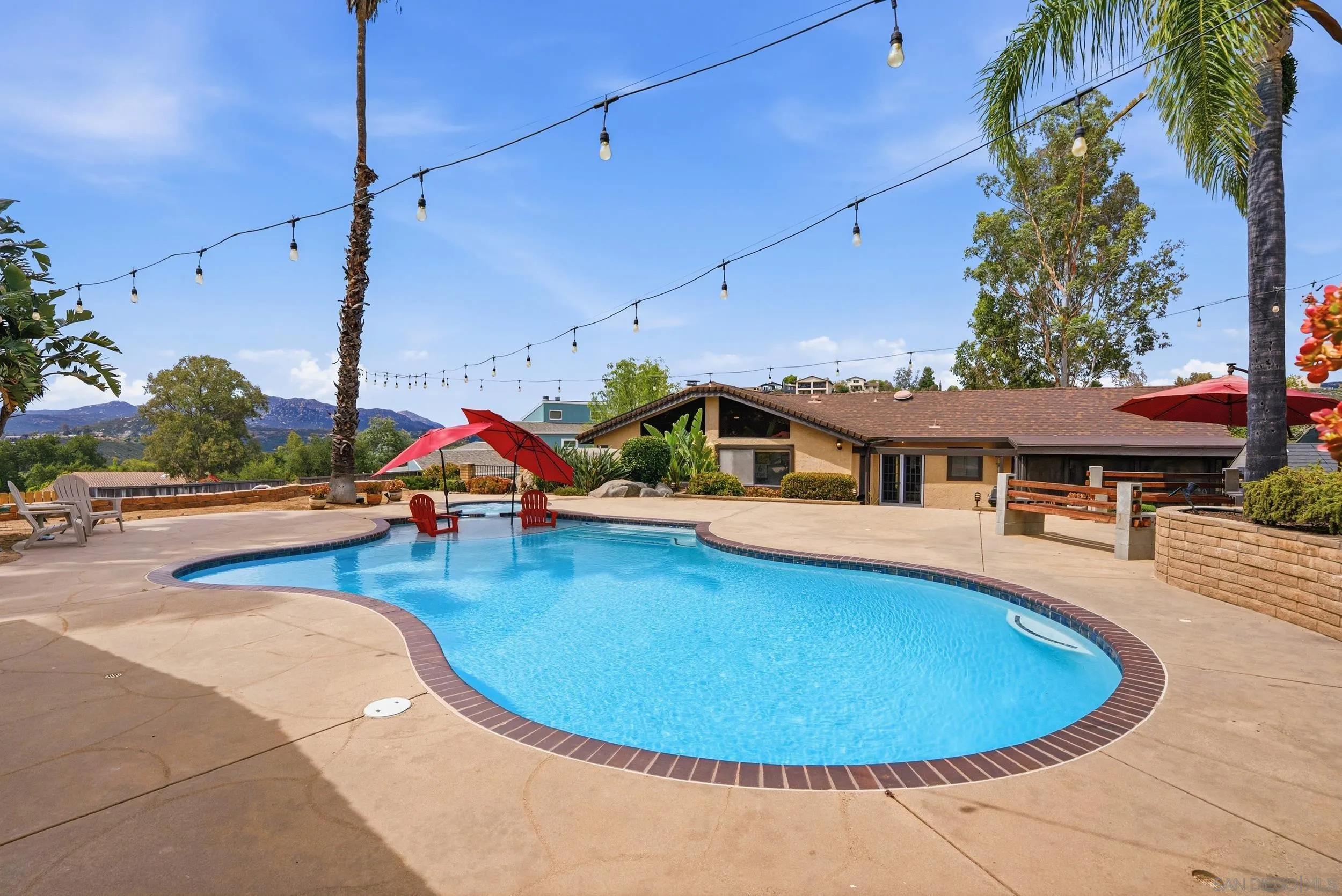 https://cdn.realtyfeed.com/cdn/127/260010912/3490d8d3e60b8773fe19e436084af5c9.webp