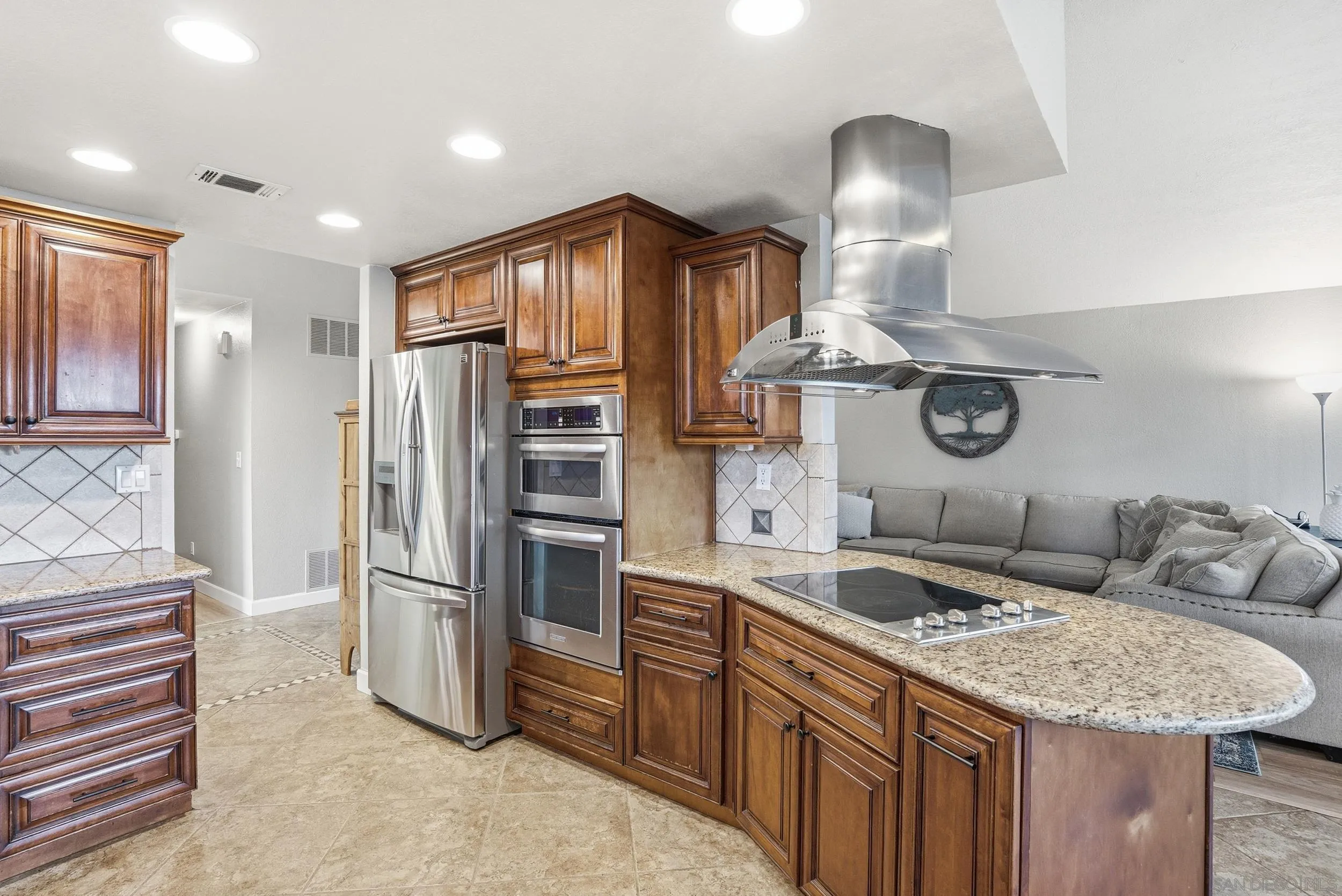 https://cdn.realtyfeed.com/cdn/127/260010912/fb1dcc71087ab47dce306d3375e68098.webp