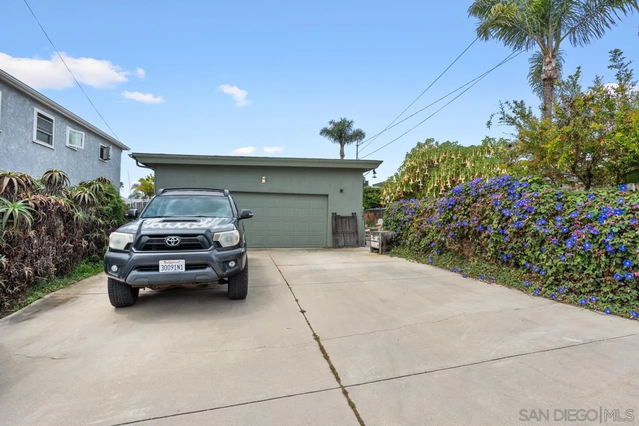 https://cdn.realtyfeed.com/cdn/127/260010918/08e7151702a7c717406aadf1618982b3.webp