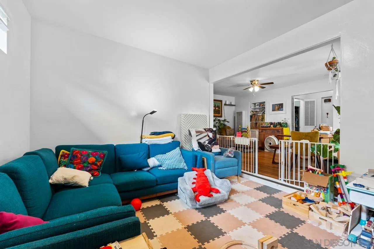 https://cdn.realtyfeed.com/cdn/127/260010918/2fa9e1f6fc3e8c35e9206bde18320ef8.webp