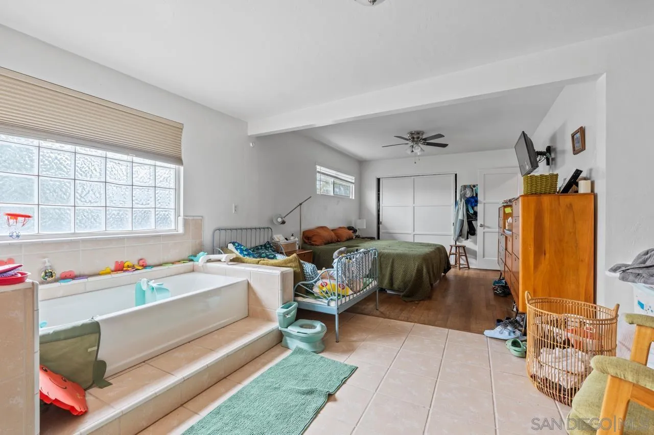 https://cdn.realtyfeed.com/cdn/127/260010918/f03ba56dd7eb52eb512b2fca1a517fad.webp
