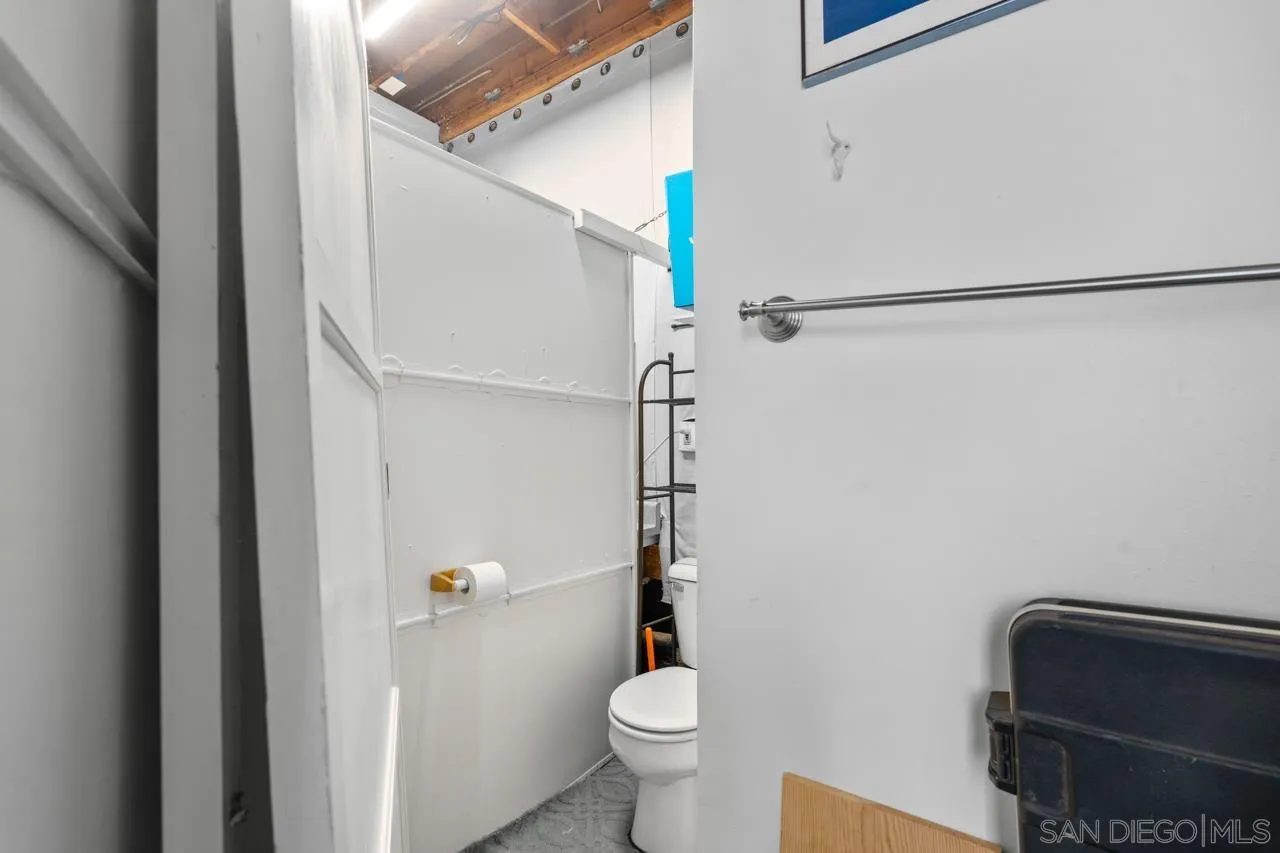 https://cdn.realtyfeed.com/cdn/127/260010918/f3e07a4fb6d12afce0dbf0a6ddceee13.webp