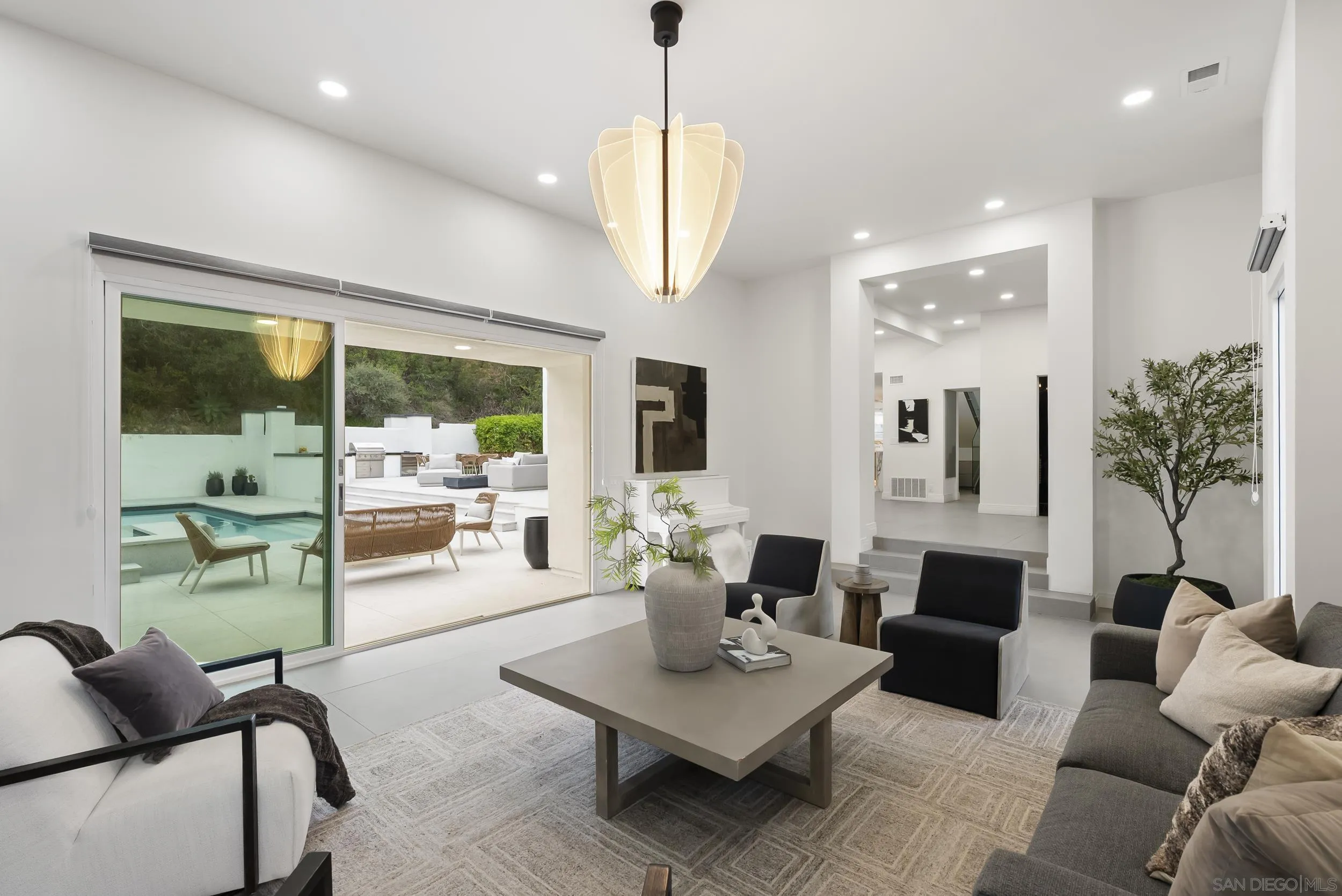 https://cdn.realtyfeed.com/cdn/127/260010919/0c7896744fd456d55a33451e711ba22a.webp