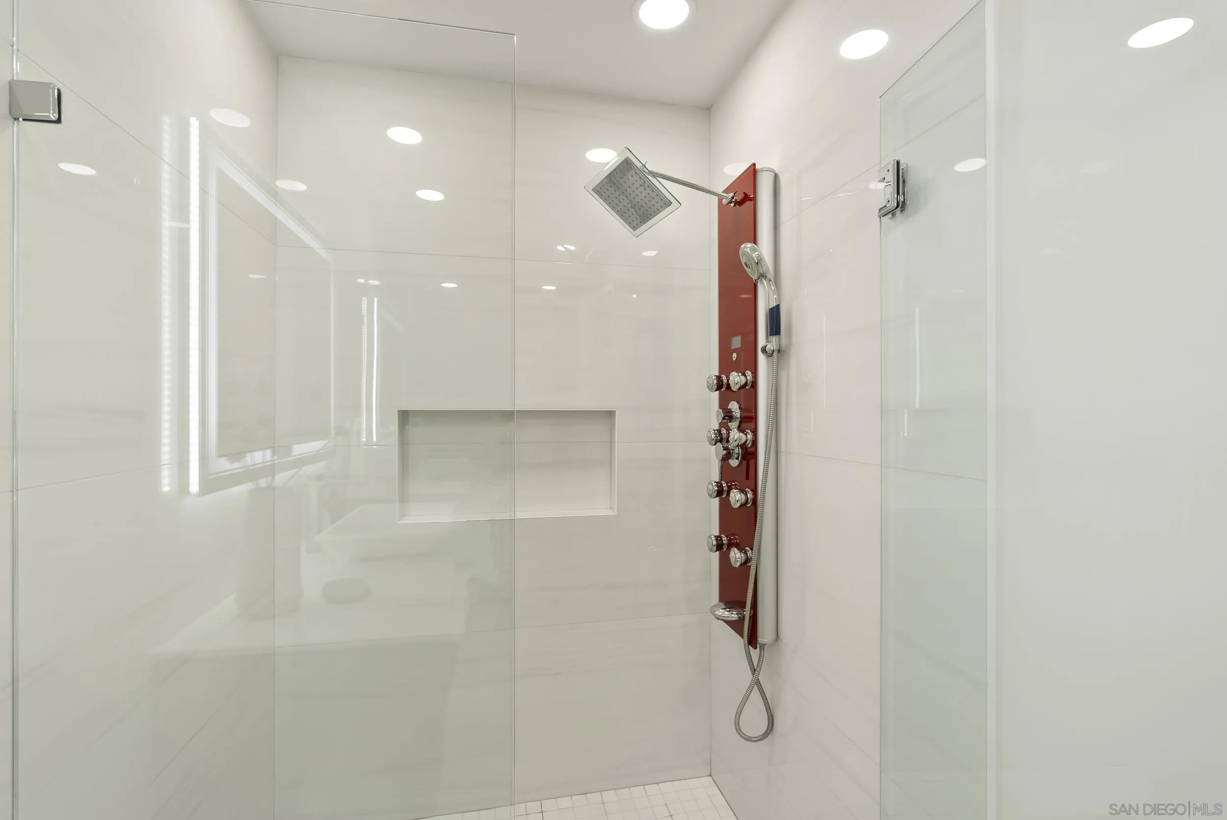 https://cdn.realtyfeed.com/cdn/127/260010919/14521f3cd1777f37f3770310d4749e18.webp