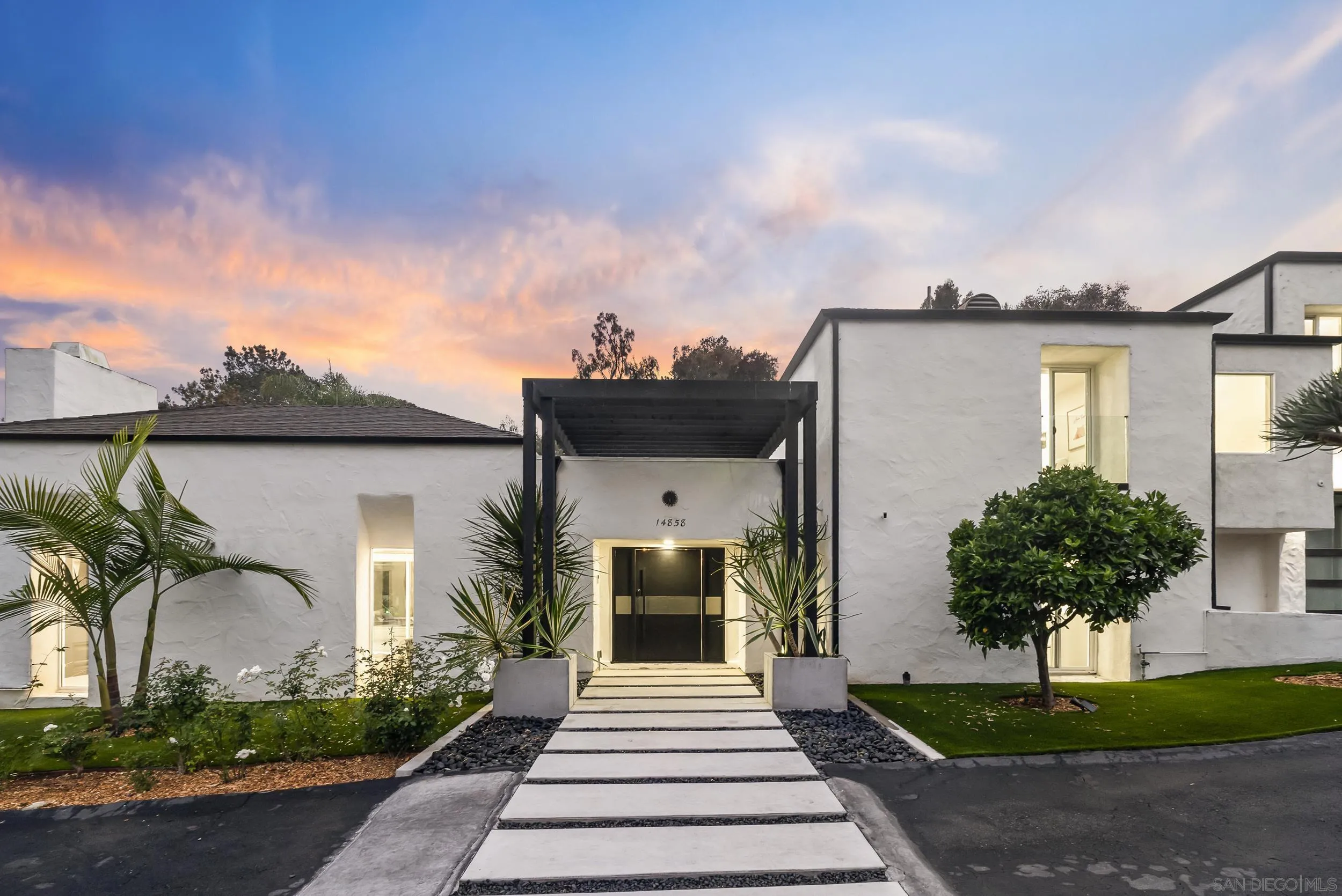 https://cdn.realtyfeed.com/cdn/127/260010919/160a3b8608b9afd791fa3cee32f4ef8a.webp