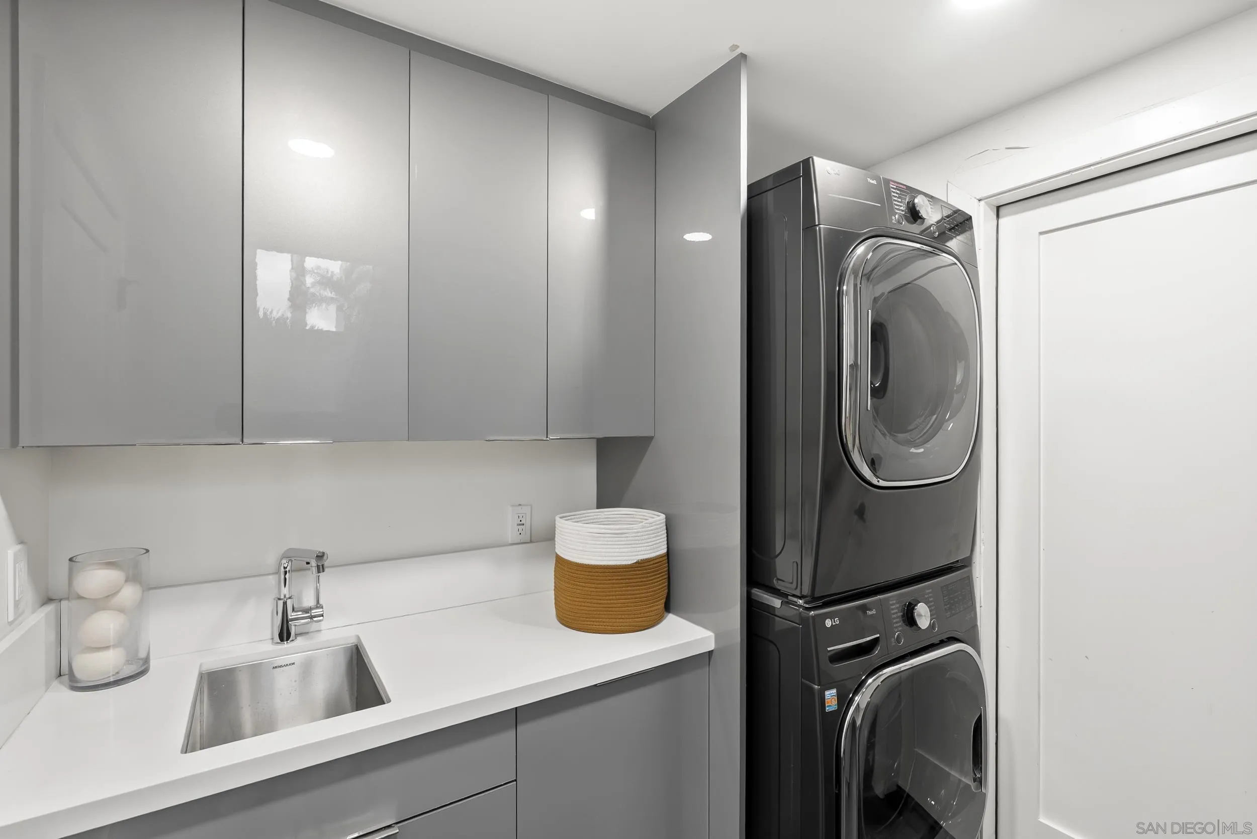 https://cdn.realtyfeed.com/cdn/127/260010919/38587a2de82e6aefd88b0a558ec60580.webp