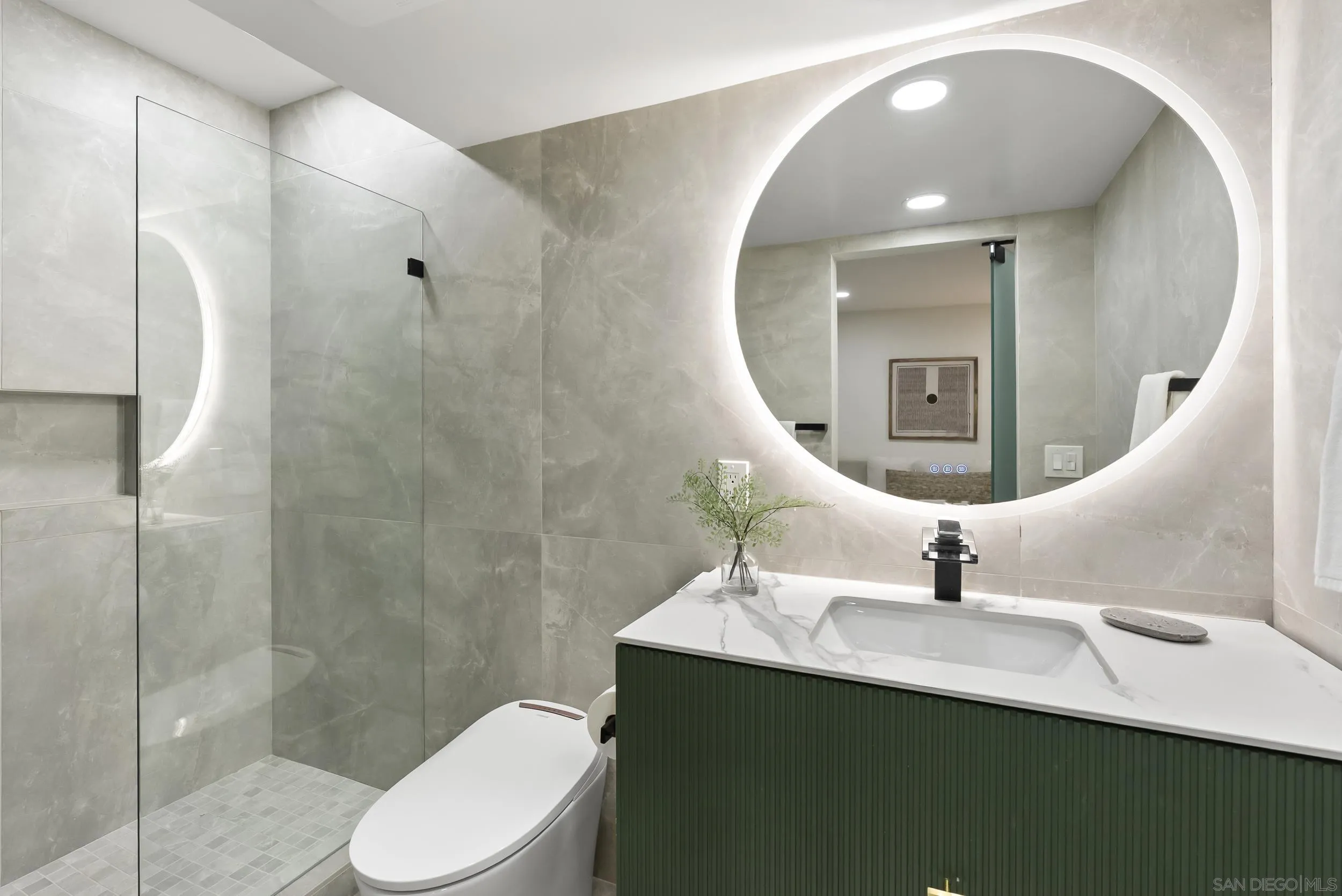 https://cdn.realtyfeed.com/cdn/127/260010919/50fa88665bc1ab41314bf91daf4d3492.webp