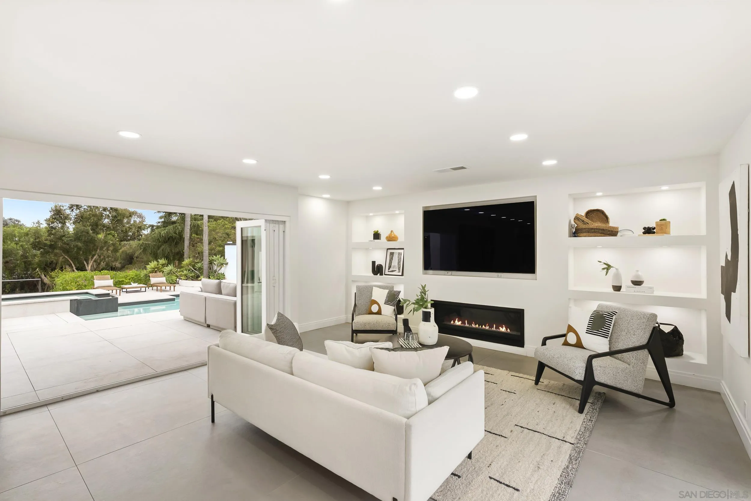 https://cdn.realtyfeed.com/cdn/127/260010919/a8515db8d13b86191ad91fc27143910f.webp