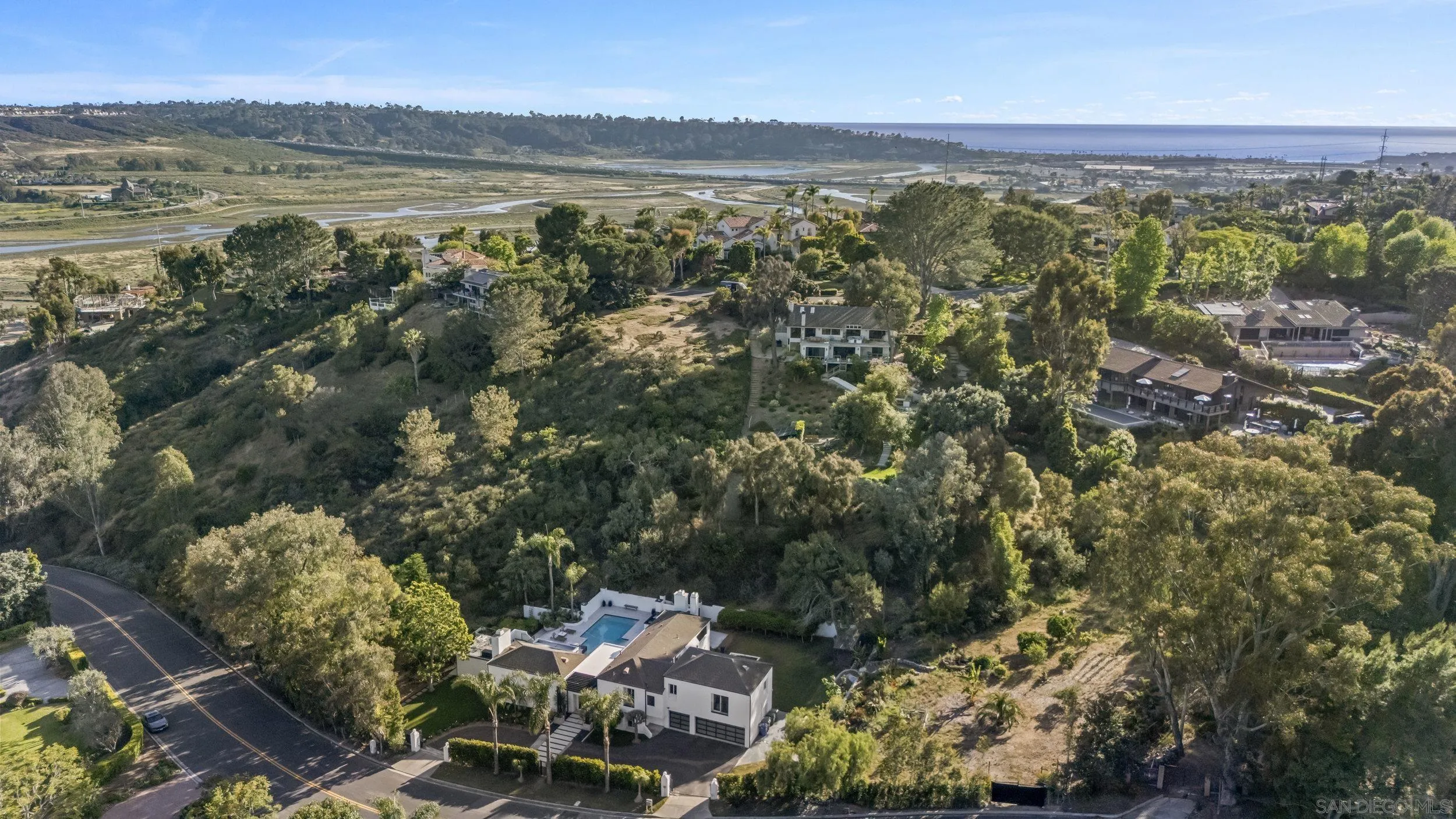 https://cdn.realtyfeed.com/cdn/127/260010919/b973c657aca67fa3b0a7f7a8f132bcf8.webp