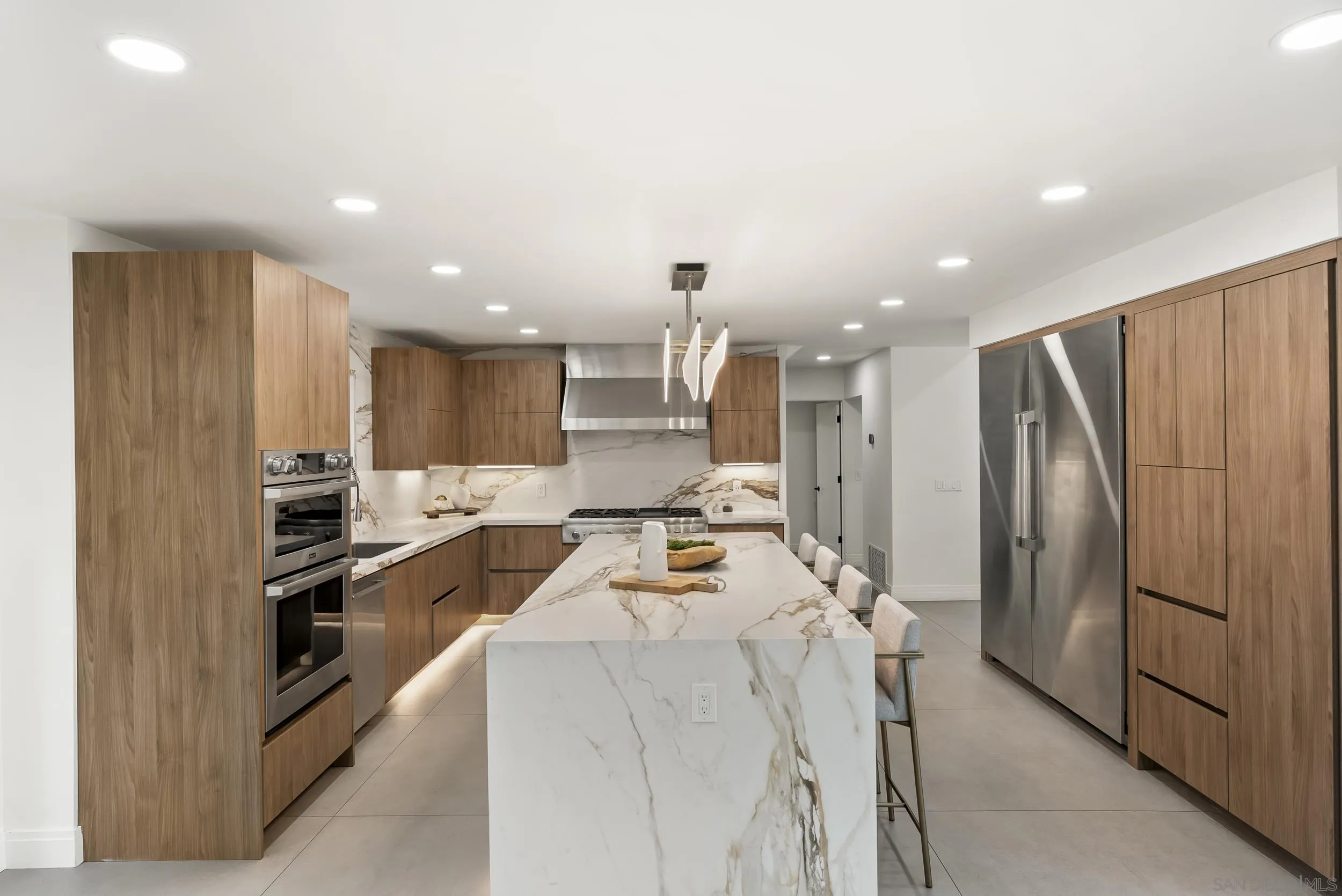 https://cdn.realtyfeed.com/cdn/127/260010919/fc399cf11ae88644f43d6eabcf2a8127.webp