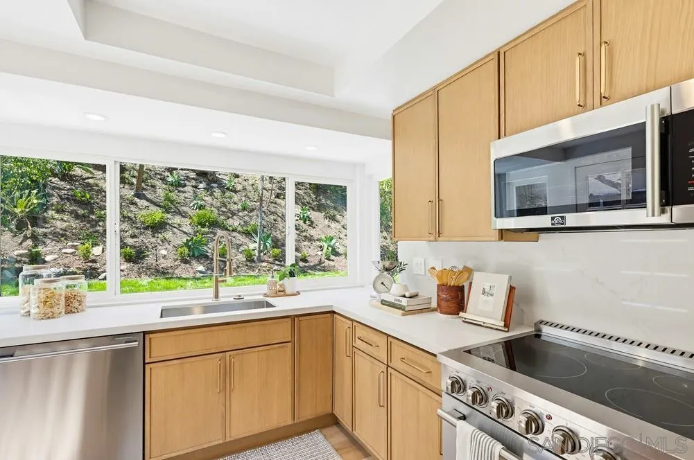 https://cdn.realtyfeed.com/cdn/127/260010920/c0fc34704fc89494f863a5ac05f6ac1a.webp