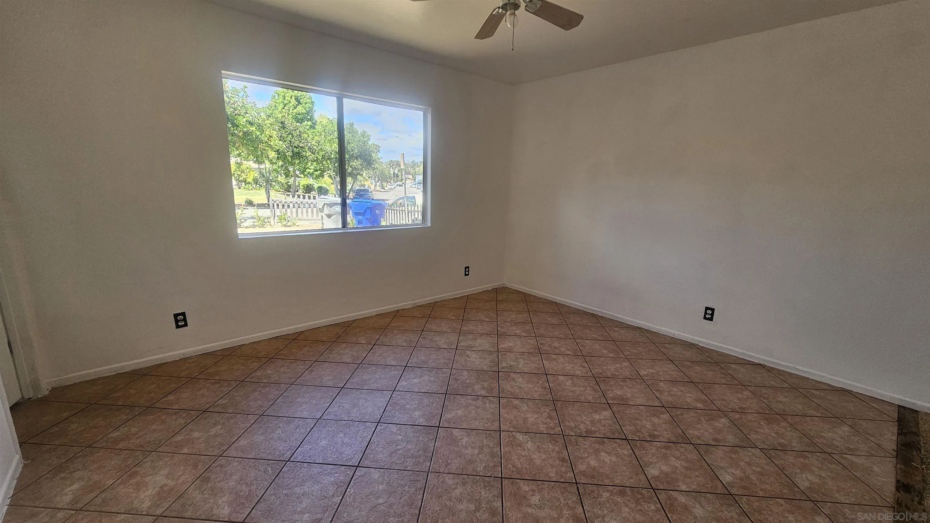 https://cdn.realtyfeed.com/cdn/127/260010927/f8a6d704fc796185bf168ab86f7f96e9.webp