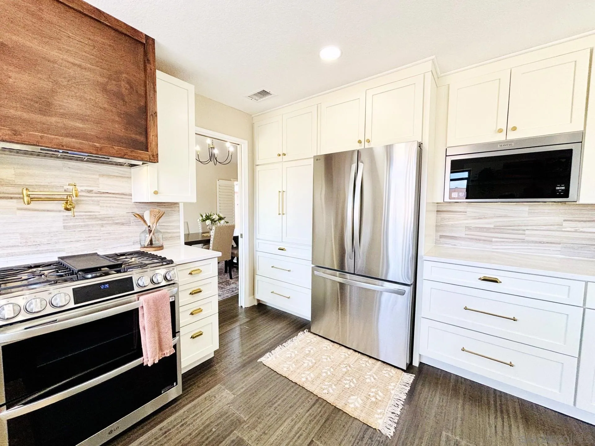https://cdn.realtyfeed.com/cdn/127/260010928/01ca39e45edfa964607ed2e006d56049.webp