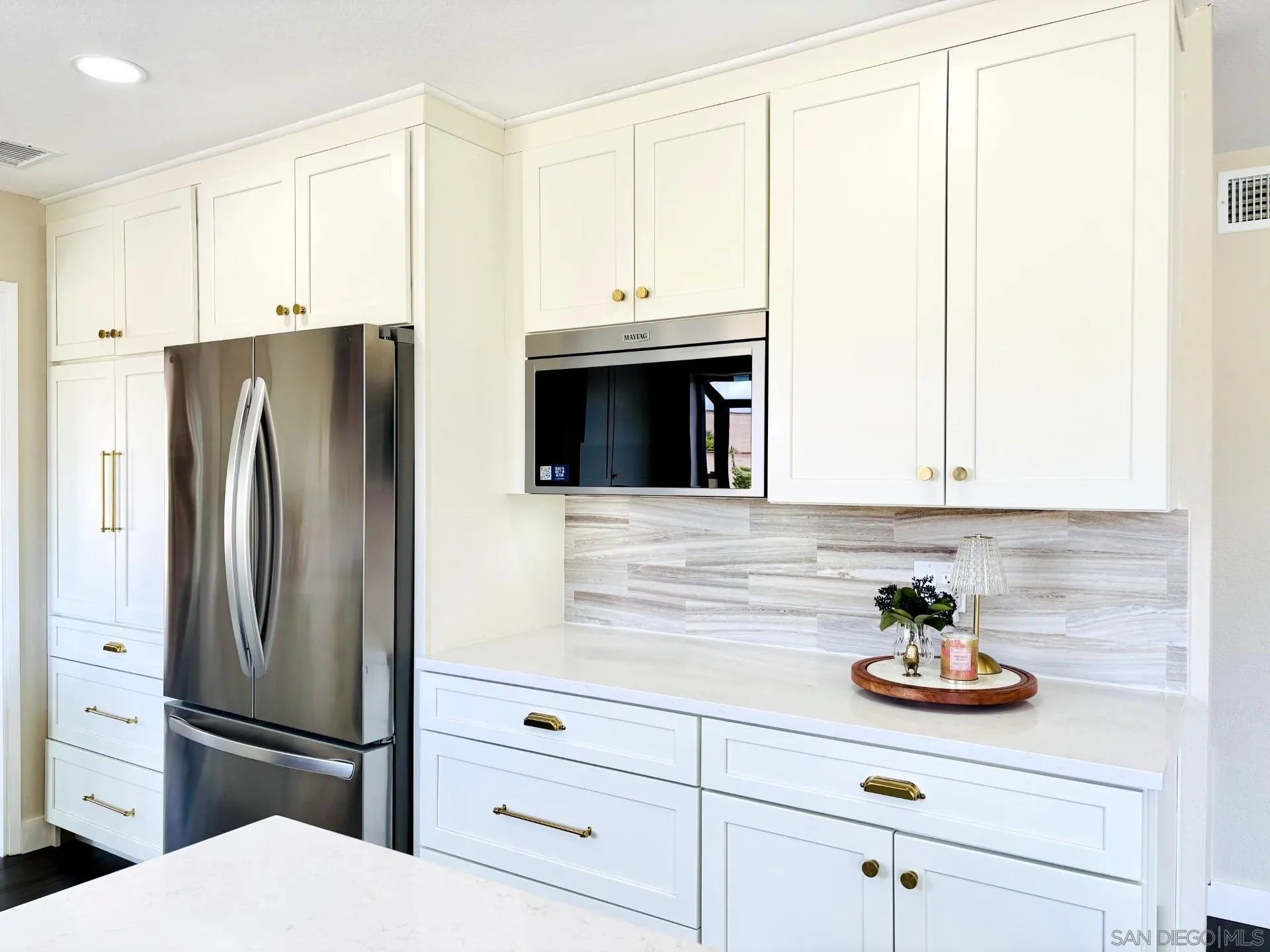 https://cdn.realtyfeed.com/cdn/127/260010928/27dbbd54af1ff82d01b3f083c348c110.webp