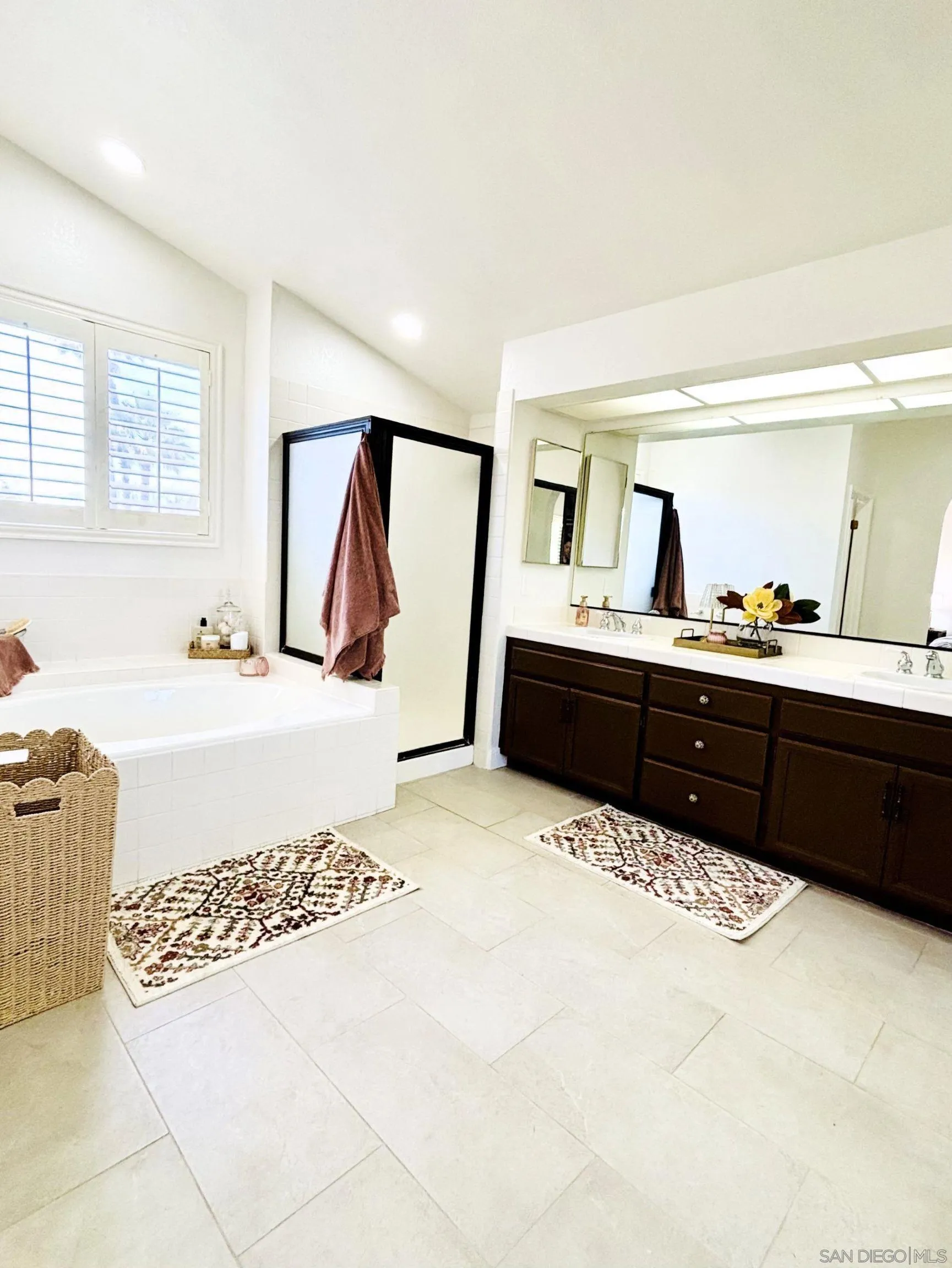 https://cdn.realtyfeed.com/cdn/127/260010928/368da886a1f4ddf95e35299b0a3d4af8.webp
