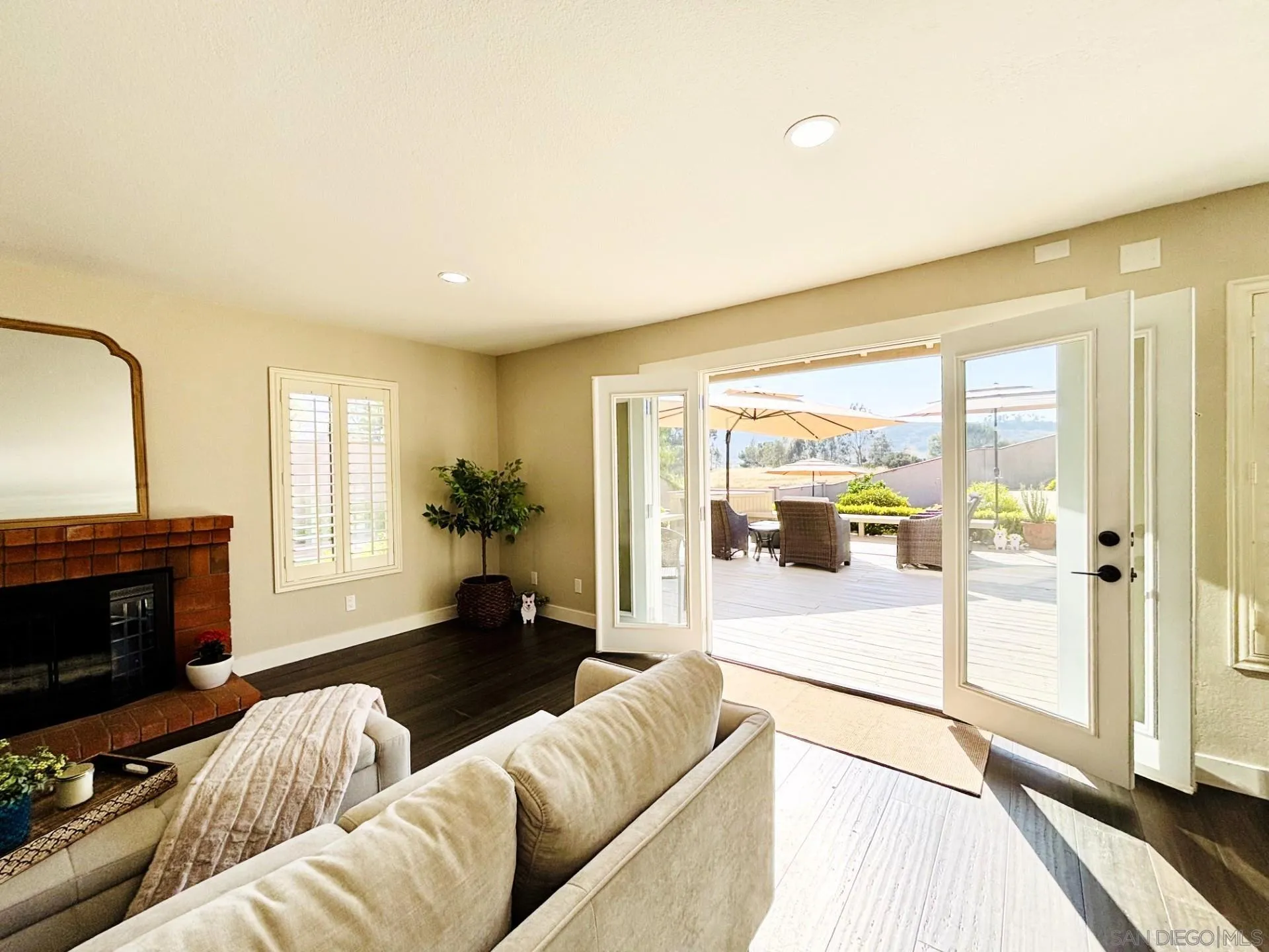 https://cdn.realtyfeed.com/cdn/127/260010928/577a86a8df5c1eb0f5468ce2585ff3ca.webp