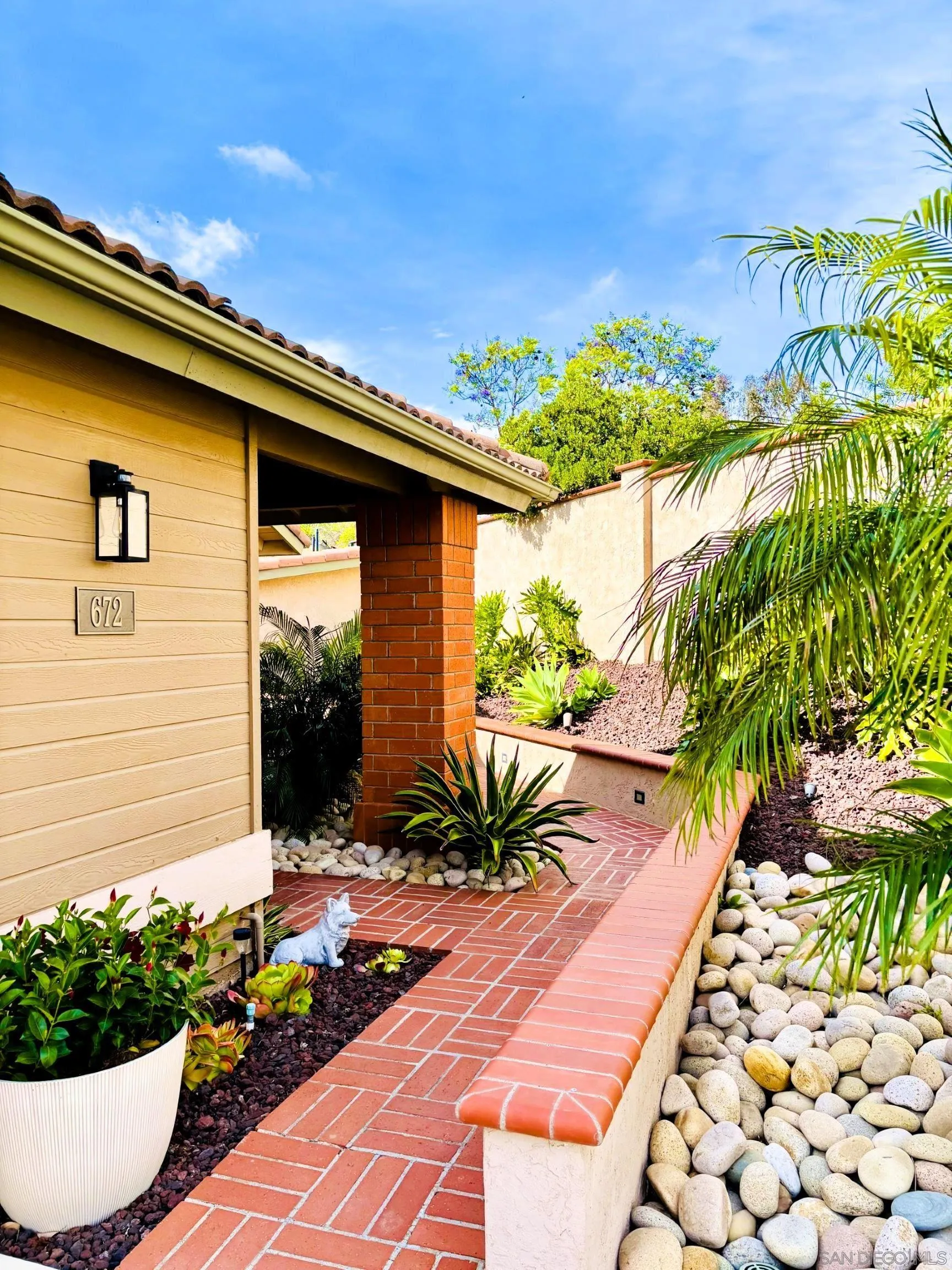 https://cdn.realtyfeed.com/cdn/127/260010928/5d4429527db2737cf4fea0084ba2d36a.webp