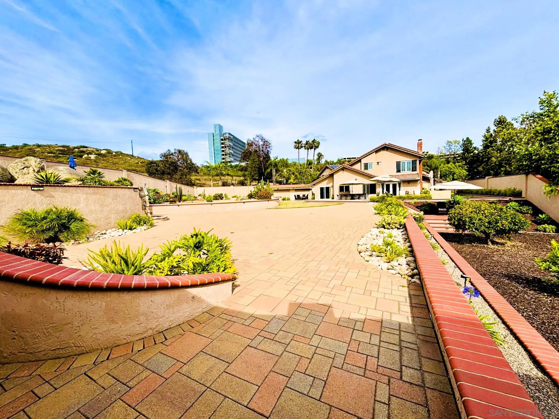 https://cdn.realtyfeed.com/cdn/127/260010928/73979a45ddbb209d67df02ee1812ff73.webp
