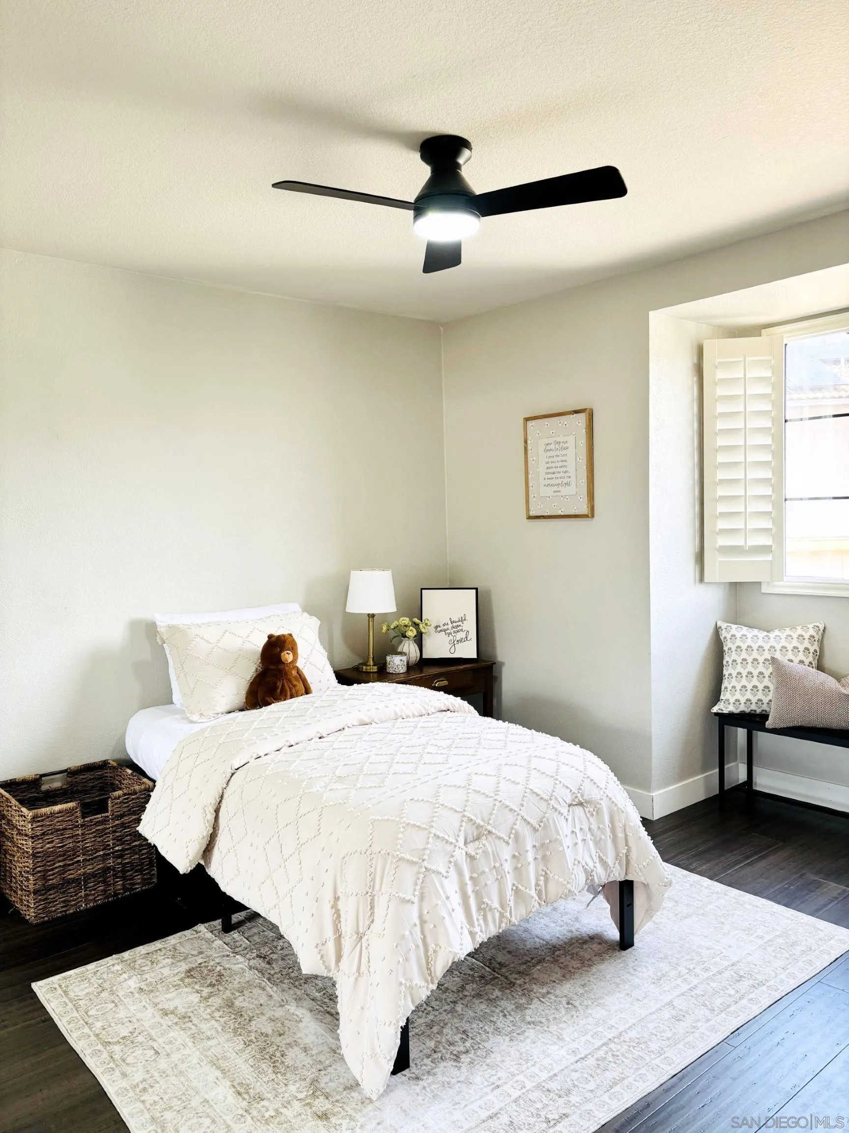 https://cdn.realtyfeed.com/cdn/127/260010928/7d4307eb6e6a7167b95fe78a3d8ba900.webp