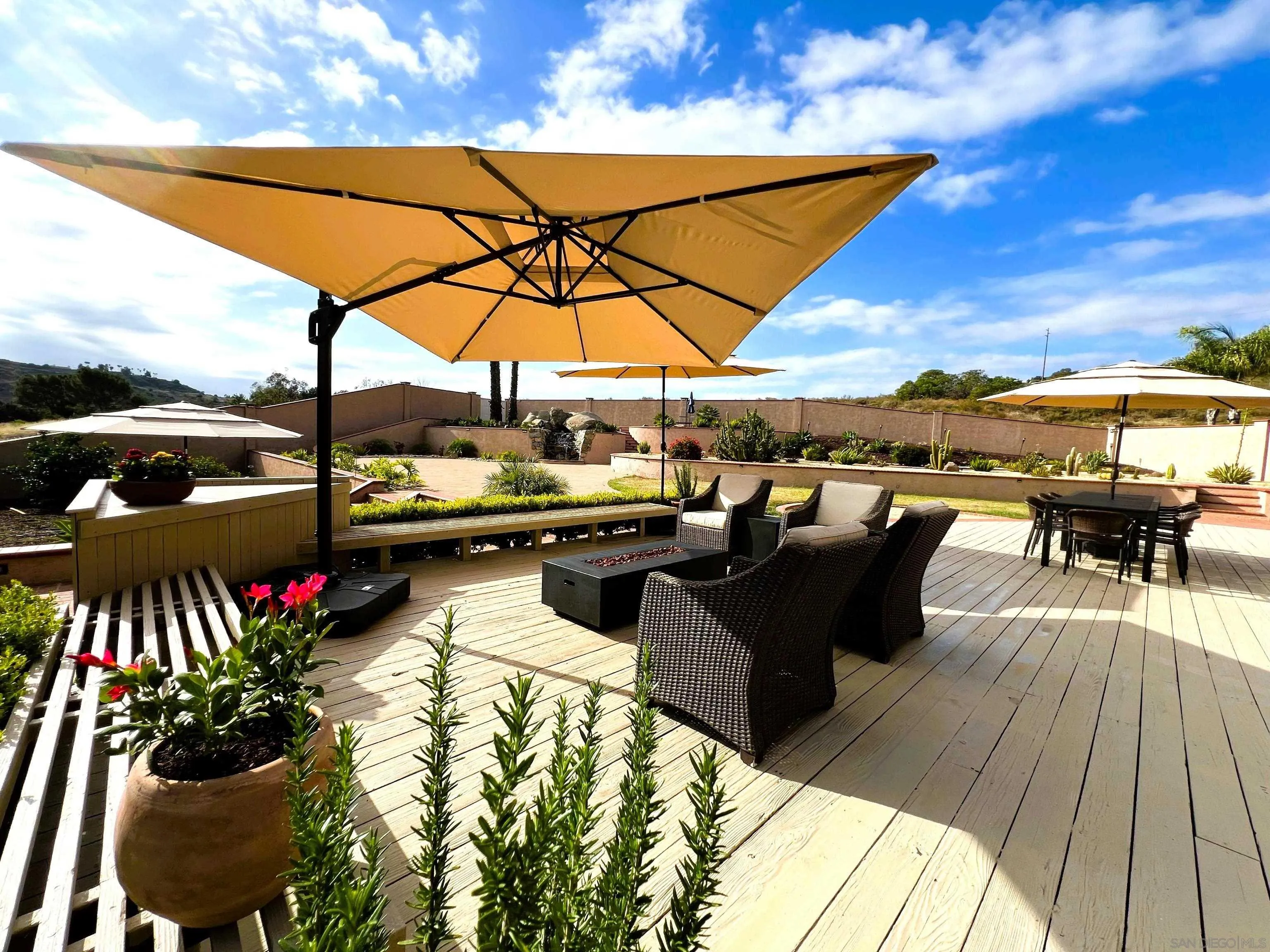 https://cdn.realtyfeed.com/cdn/127/260010928/8dc2b4e63a643da481a2f8bd543b37ca.webp
