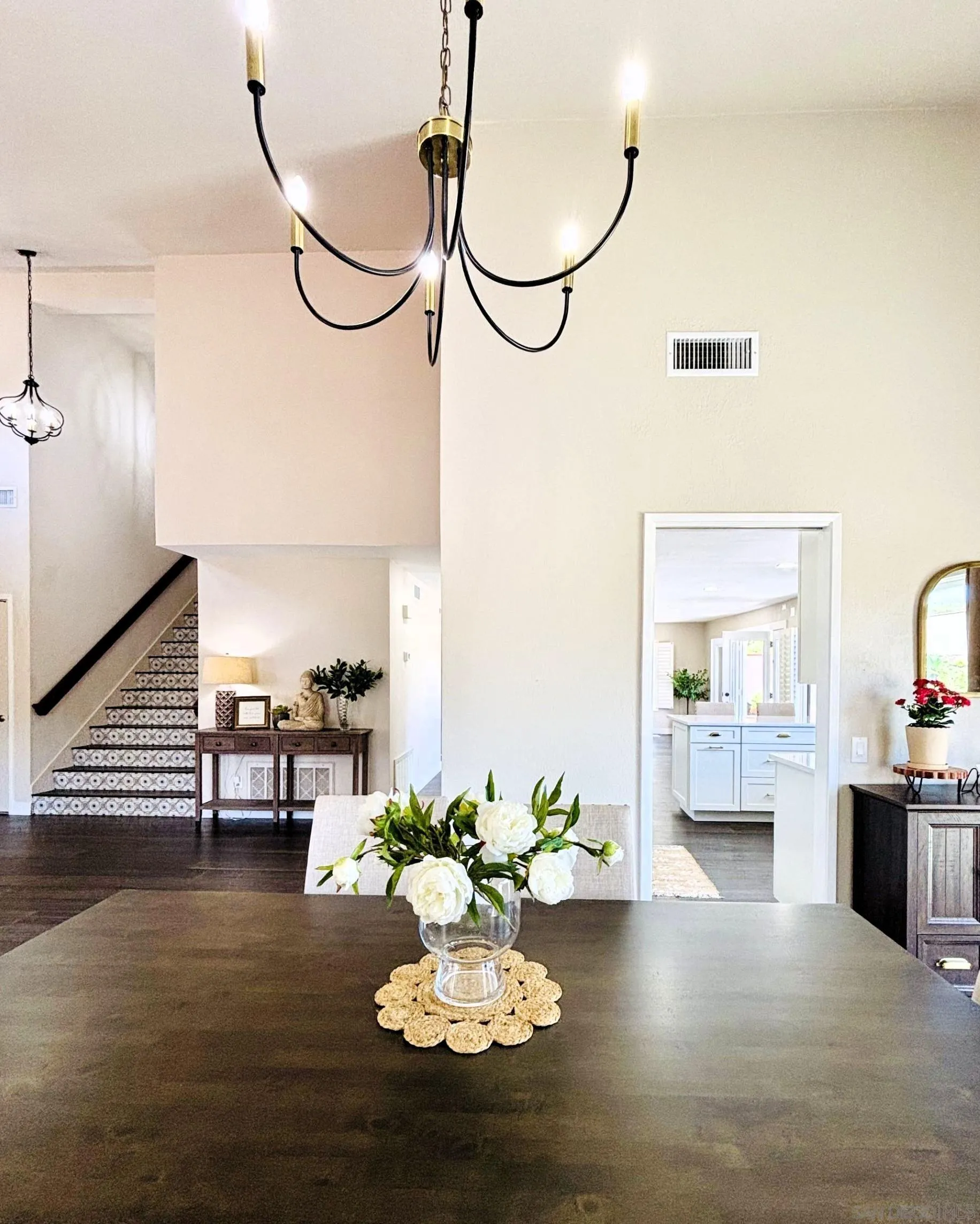 https://cdn.realtyfeed.com/cdn/127/260010928/93e4340af887ce2090157087f1d86a5d.webp