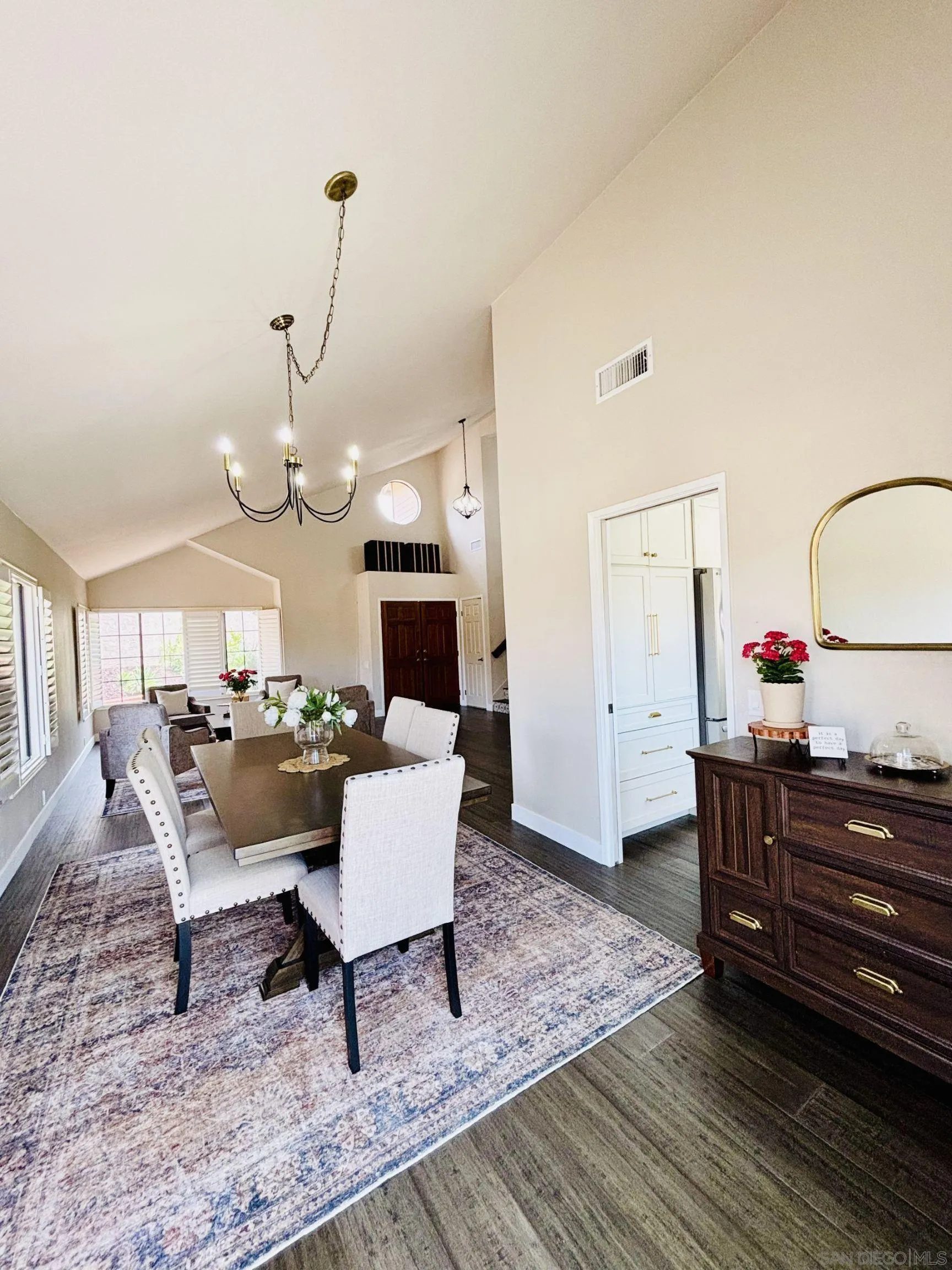 https://cdn.realtyfeed.com/cdn/127/260010928/dcba1991e3d681582e49b3f1f360d8ec.webp