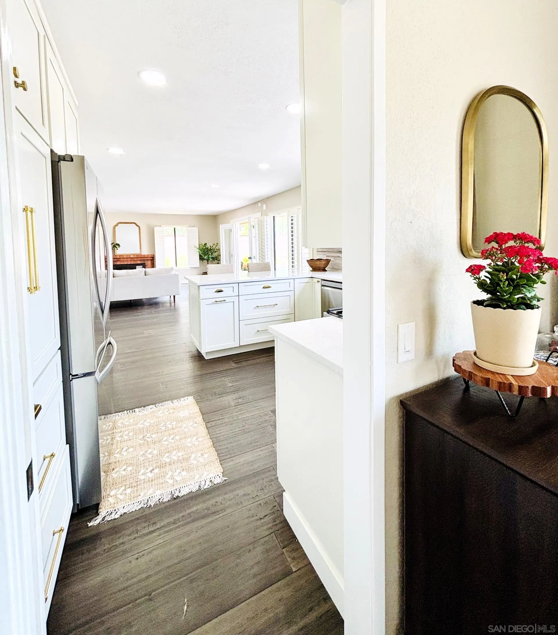 https://cdn.realtyfeed.com/cdn/127/260010928/df49ef01a41dd28c0d56b217e3fa6017.webp
