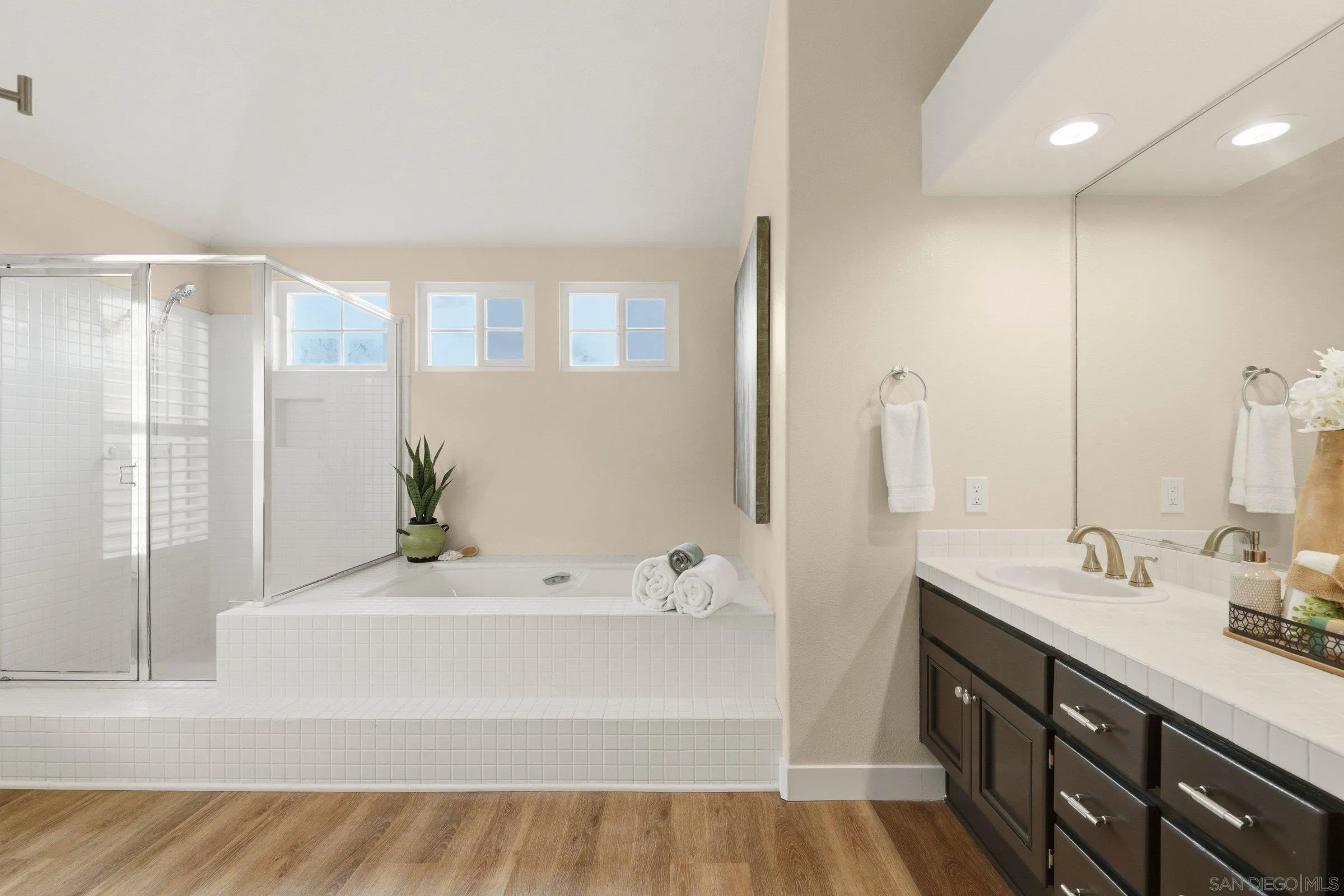https://cdn.realtyfeed.com/cdn/127/260010929/5d7307c1f51ec8e7eff19e24f0452fd5.webp