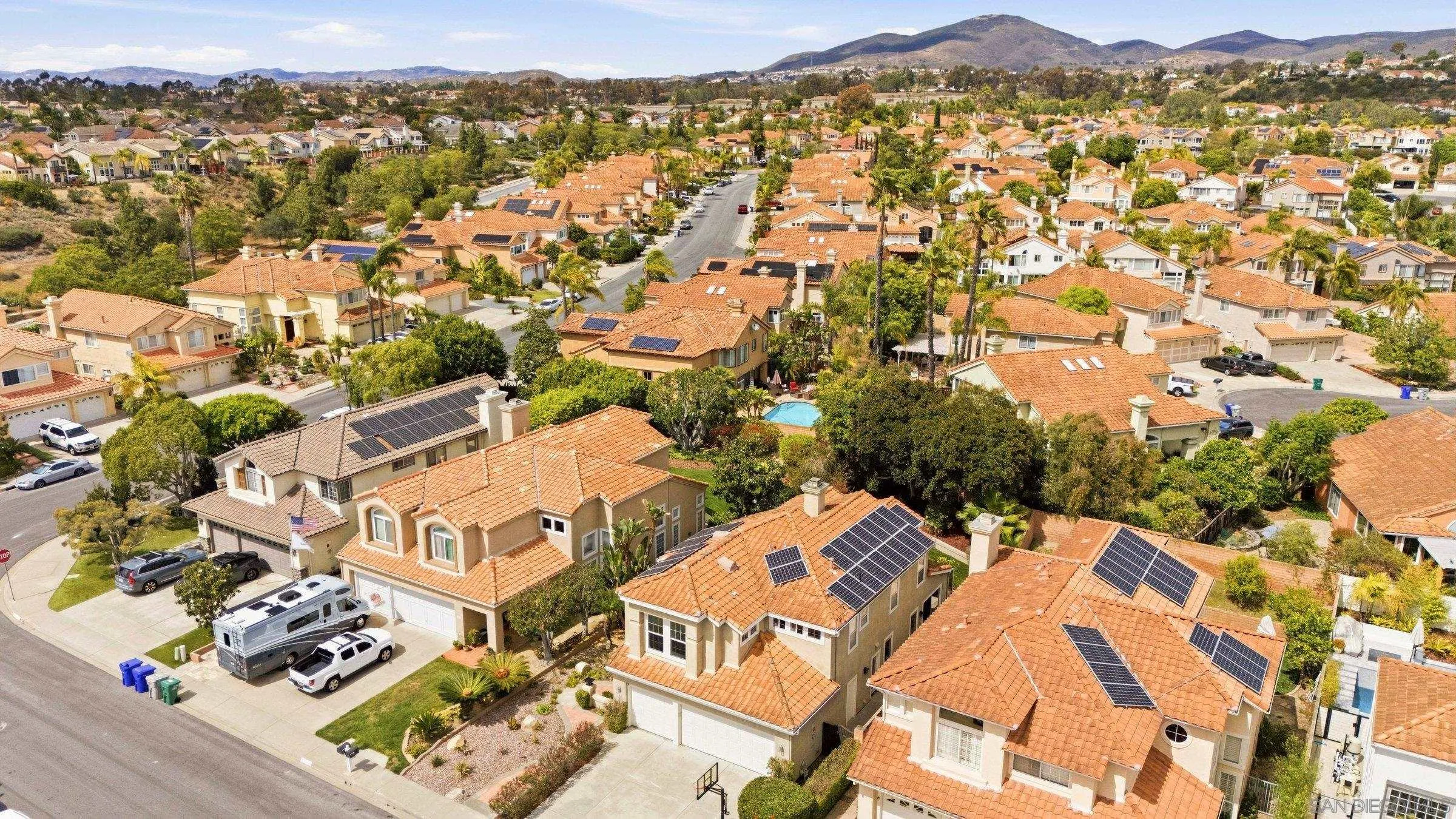 https://cdn.realtyfeed.com/cdn/127/260010929/9feb2c08358179bfc54ab04448bc7e97.webp