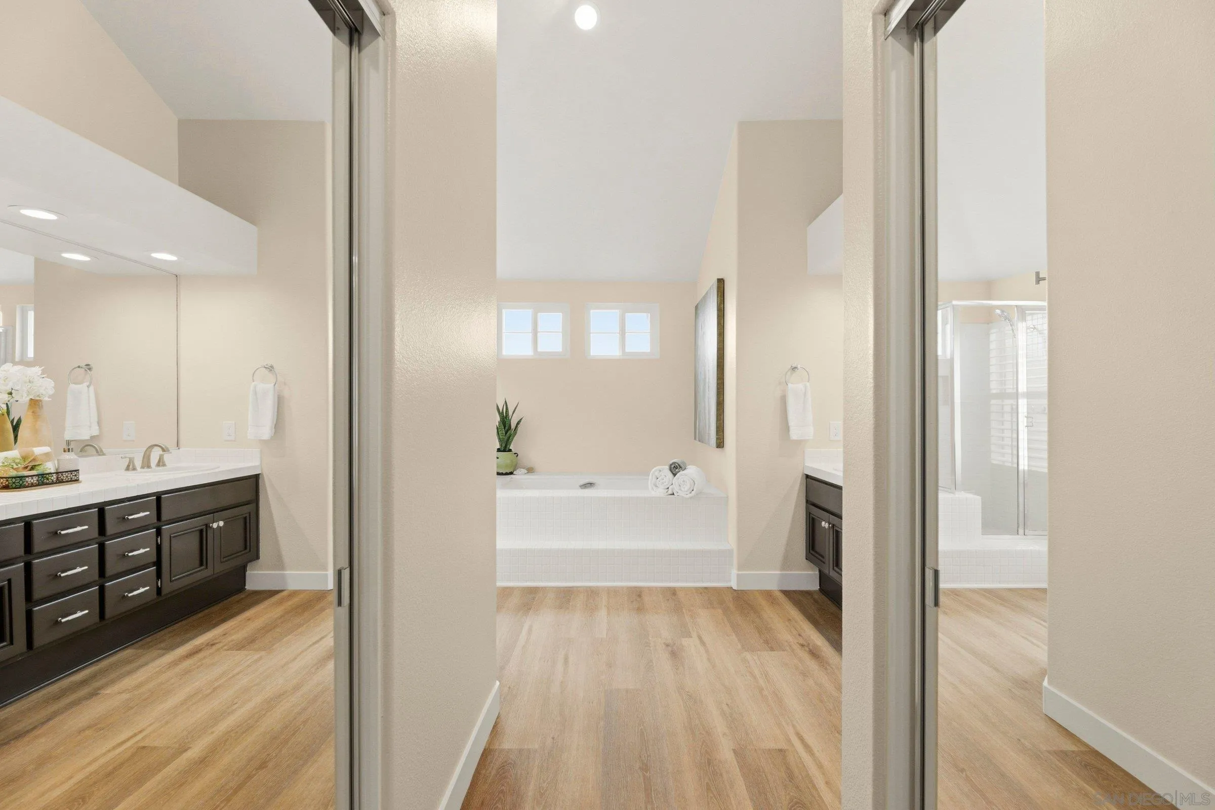 https://cdn.realtyfeed.com/cdn/127/260010929/b7c2337cc5ce3f5fc23ed2db4e73403f.webp