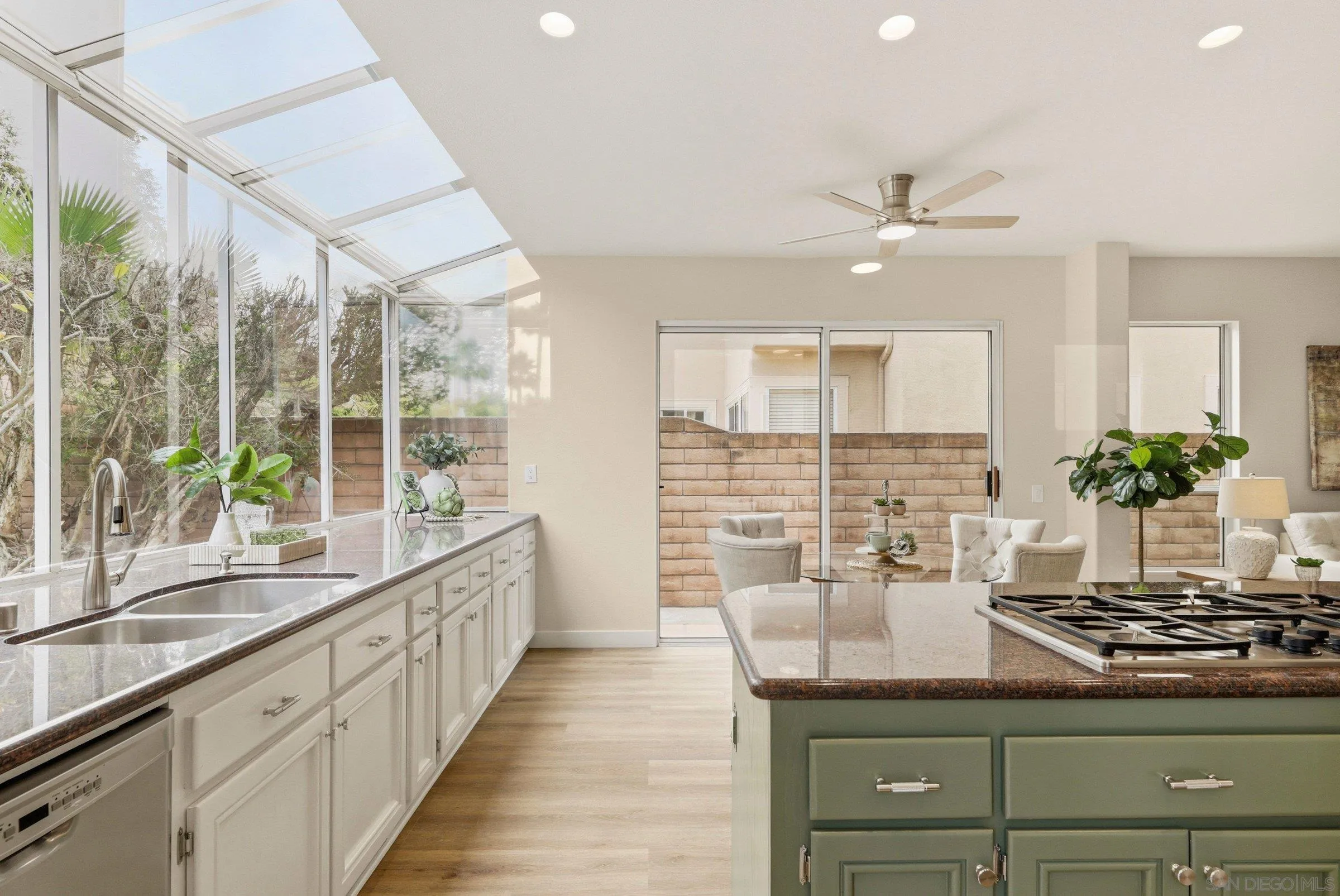 https://cdn.realtyfeed.com/cdn/127/260010929/c77b1bc6b277c80c59bdafb5bab30352.webp
